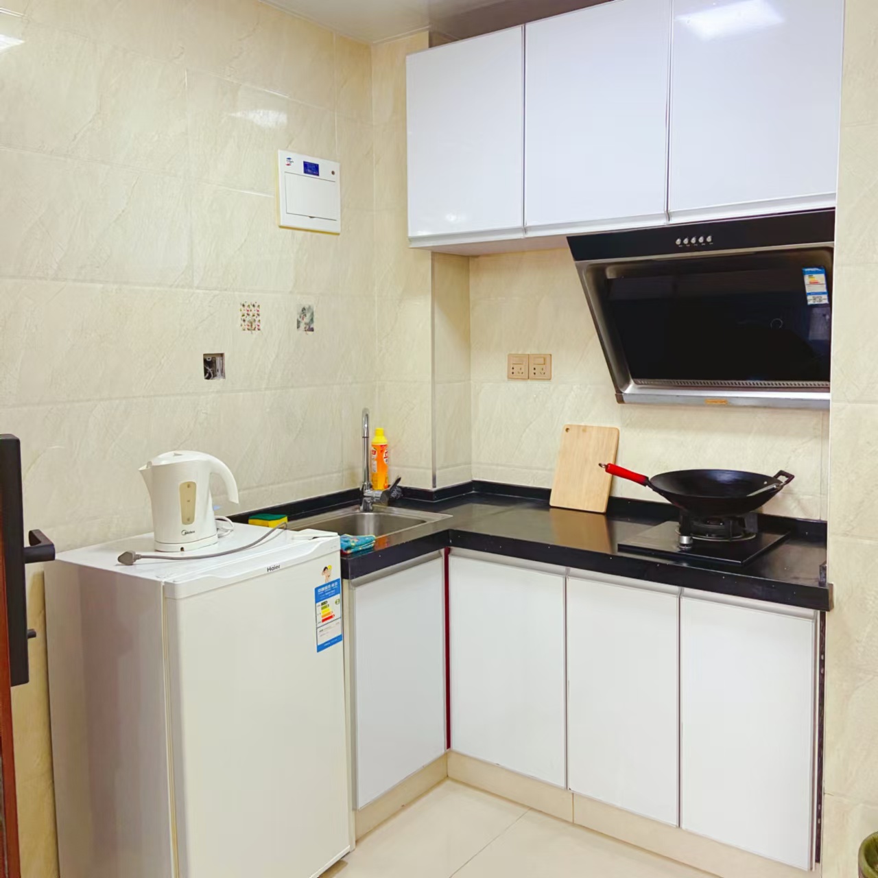 银泰财富广场 1室1厅1卫 1650.0元/月 银泰财富广场 1室1厅1卫 1650.0元/月室内图