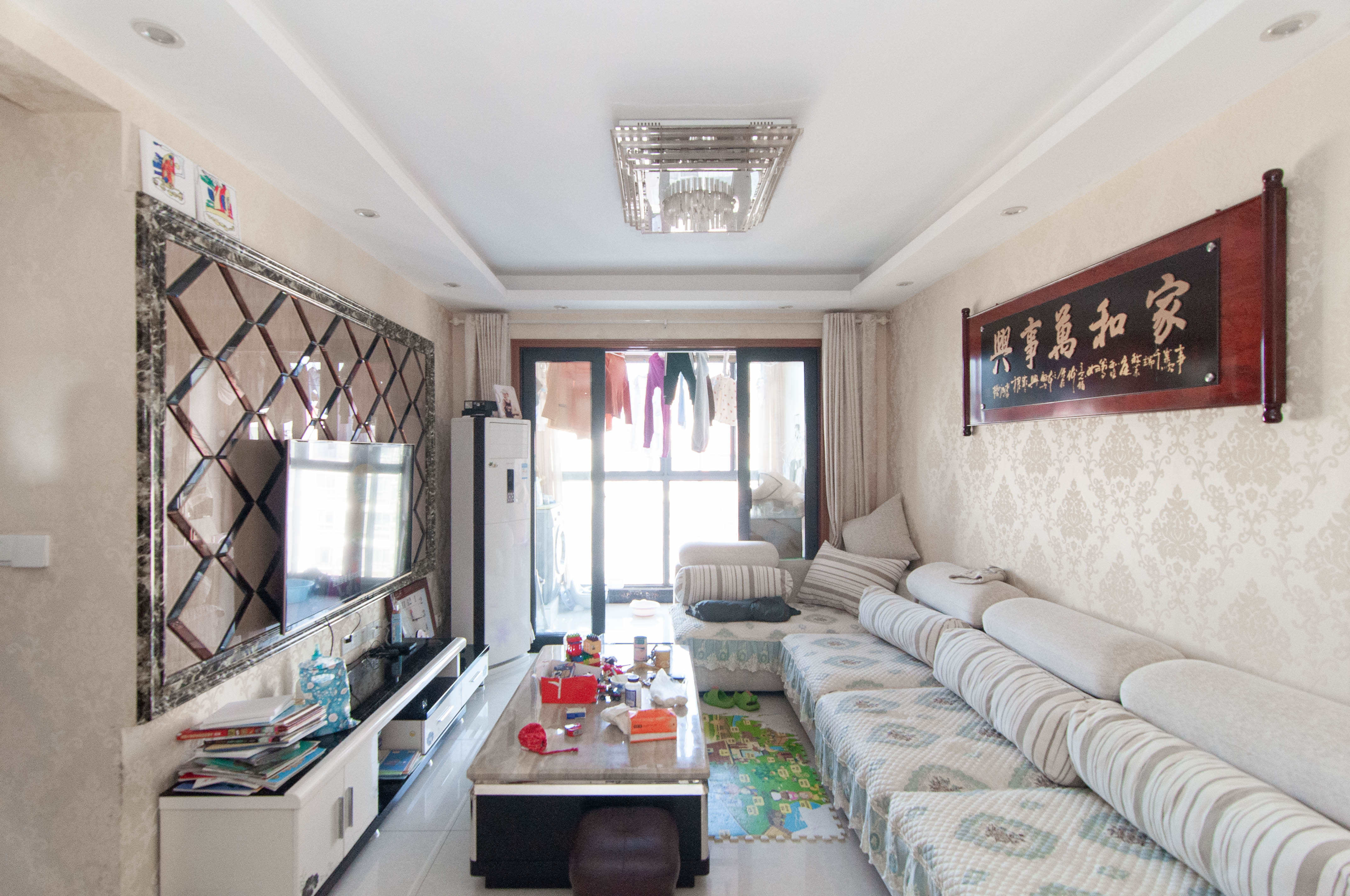 高鑫麓城 3室2厅1卫 94.0万 高鑫麓城 3室2厅1卫 94.0万客厅