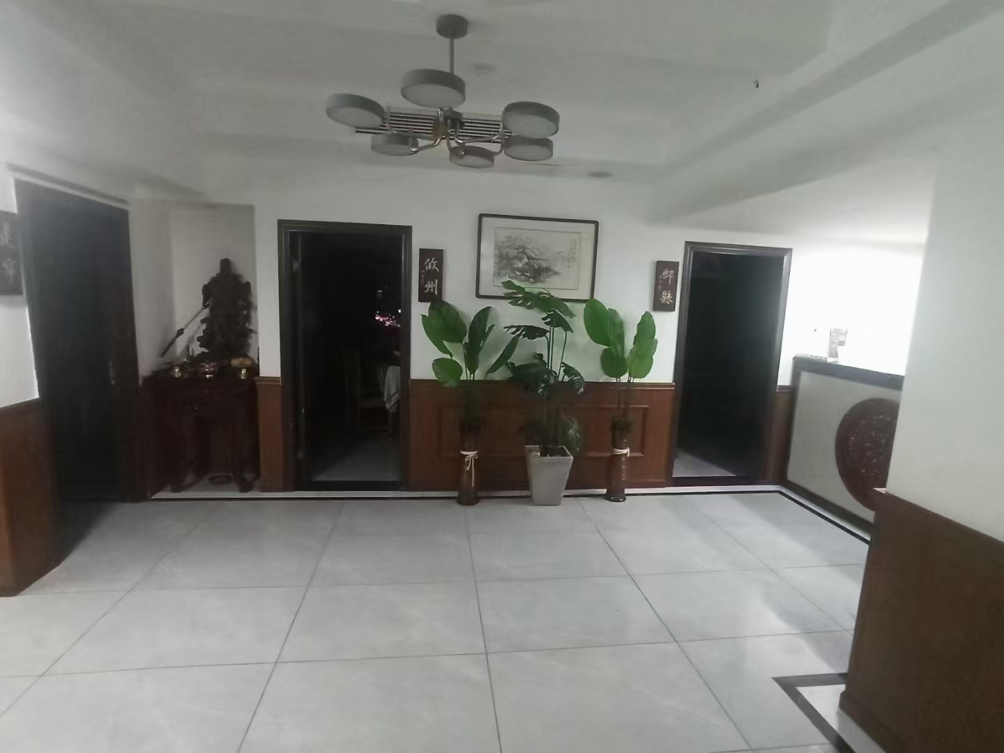 庐山春天 4室2厅1卫 5000.0元/月 庐山春天 4室2厅1卫 5000.0元/月室内图