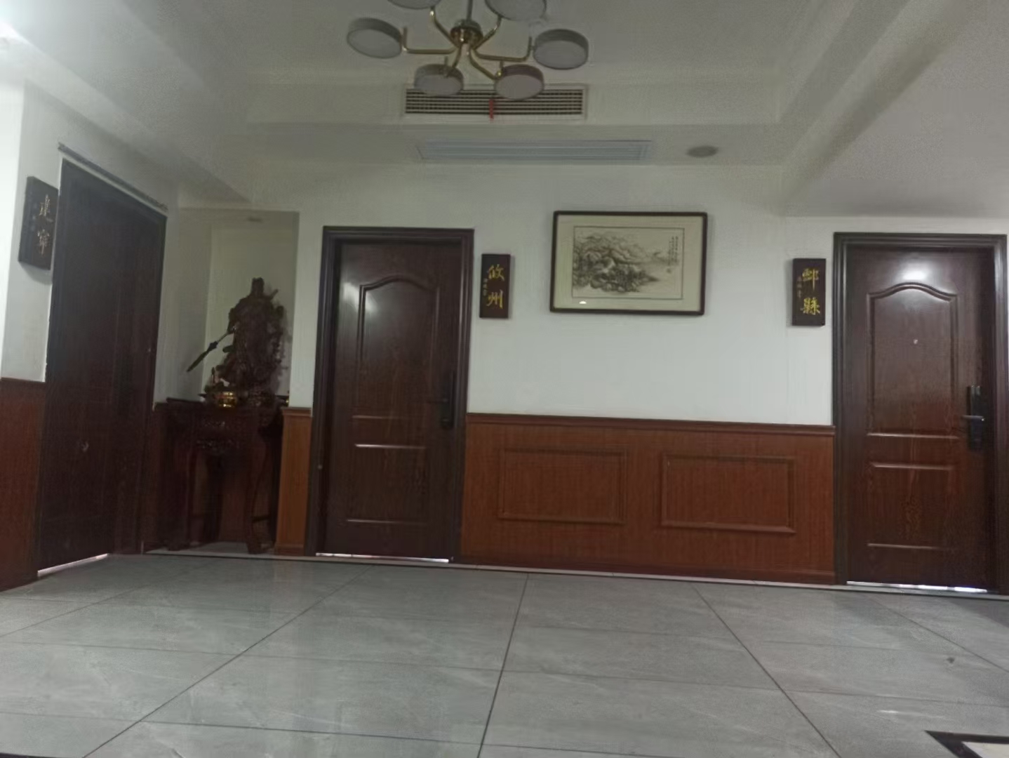 庐山春天 4室2厅1卫 5000.0元/月 庐山春天 4室2厅1卫 5000.0元/月室内图