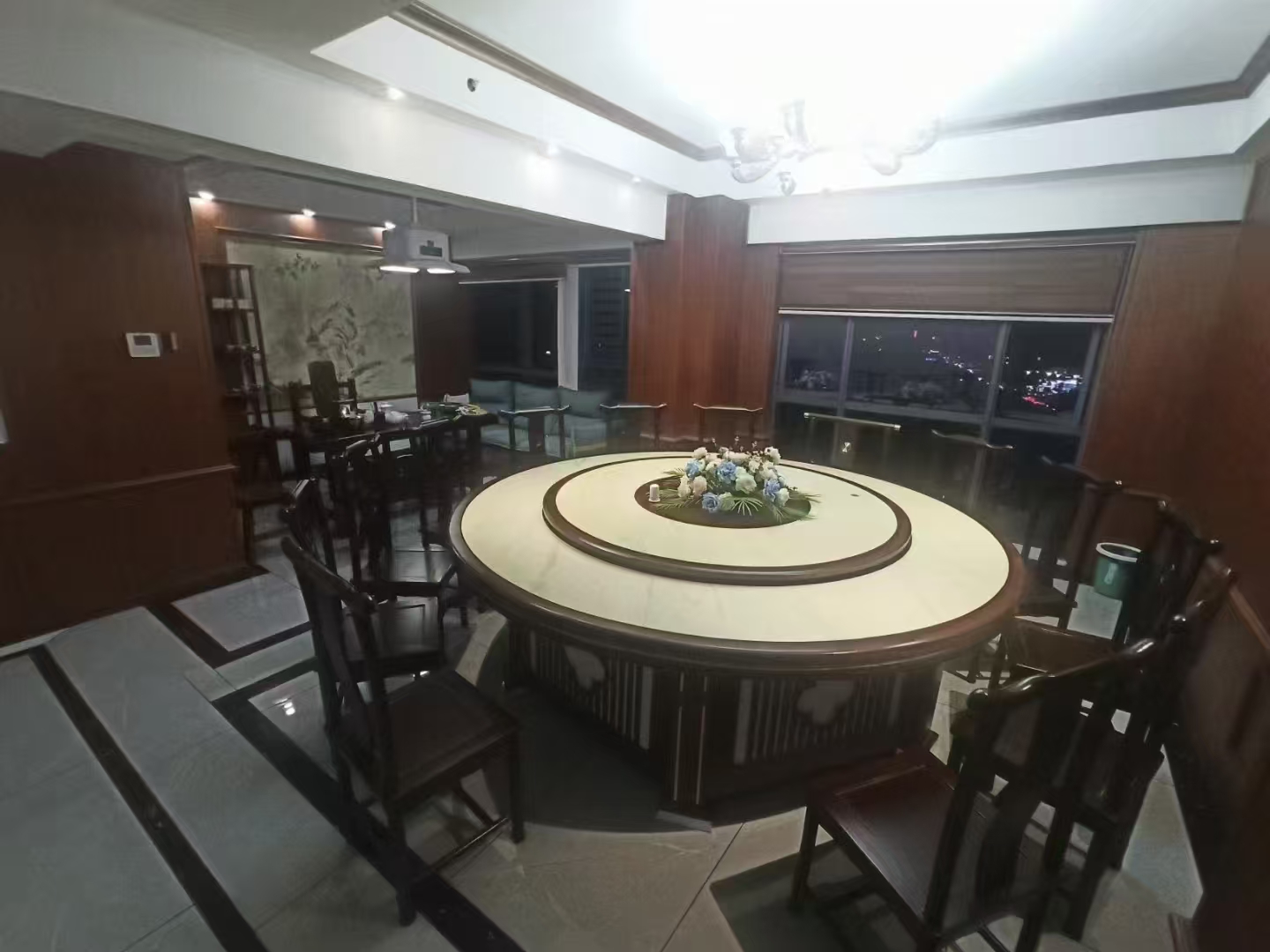 庐山春天 4室2厅1卫 5000.0元/月 庐山春天 4室2厅1卫 5000.0元/月室内图