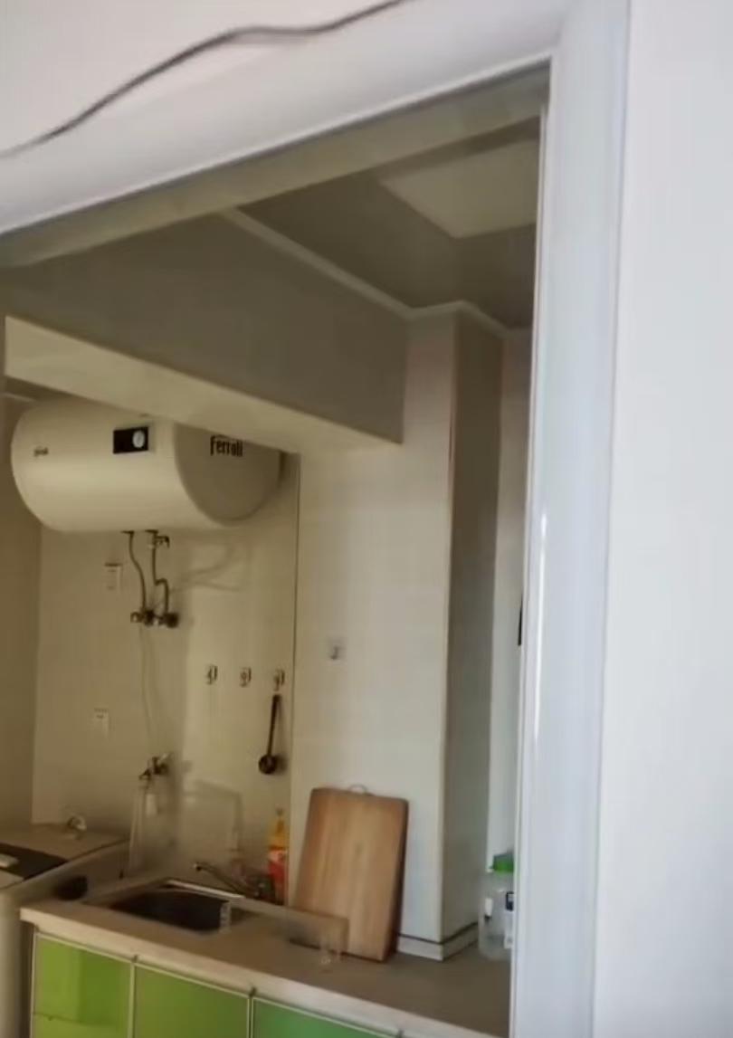 金锦路散盘(又叫交运楼) 1室1厅1卫 800.0元/月 金锦路散盘(又叫交运楼) 1室1厅1卫 800.0元/月室内图