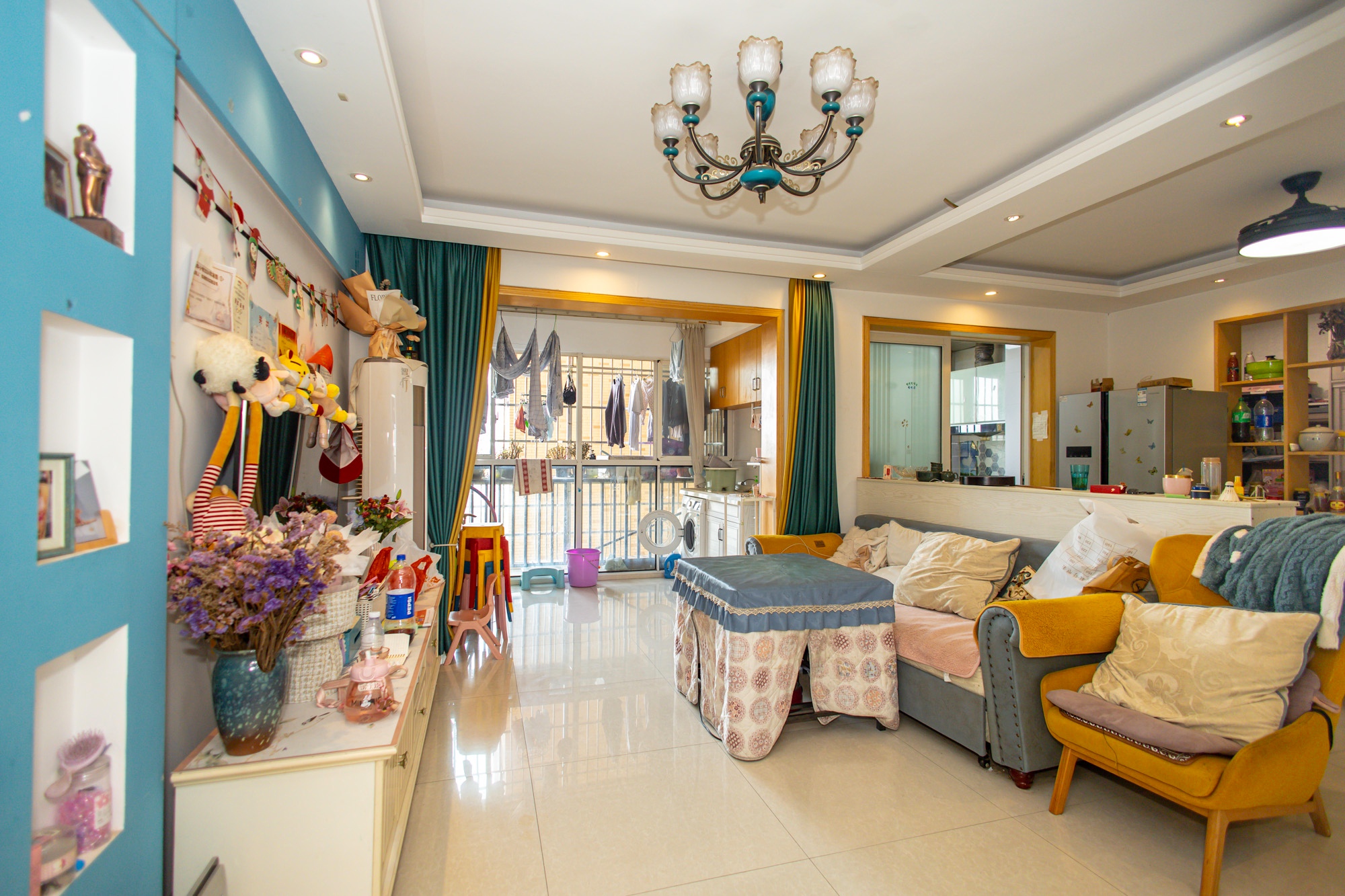 紫晶城 4室2厅1卫 63.8万 紫晶城 4室2厅1卫 63.8万客厅