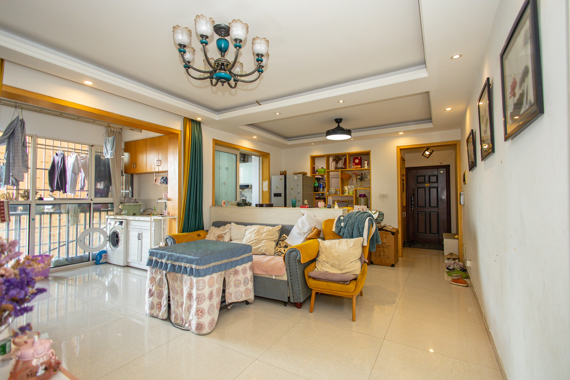 紫晶城 4室2厅1卫 63.8万 紫晶城 4室2厅1卫 63.8万客厅