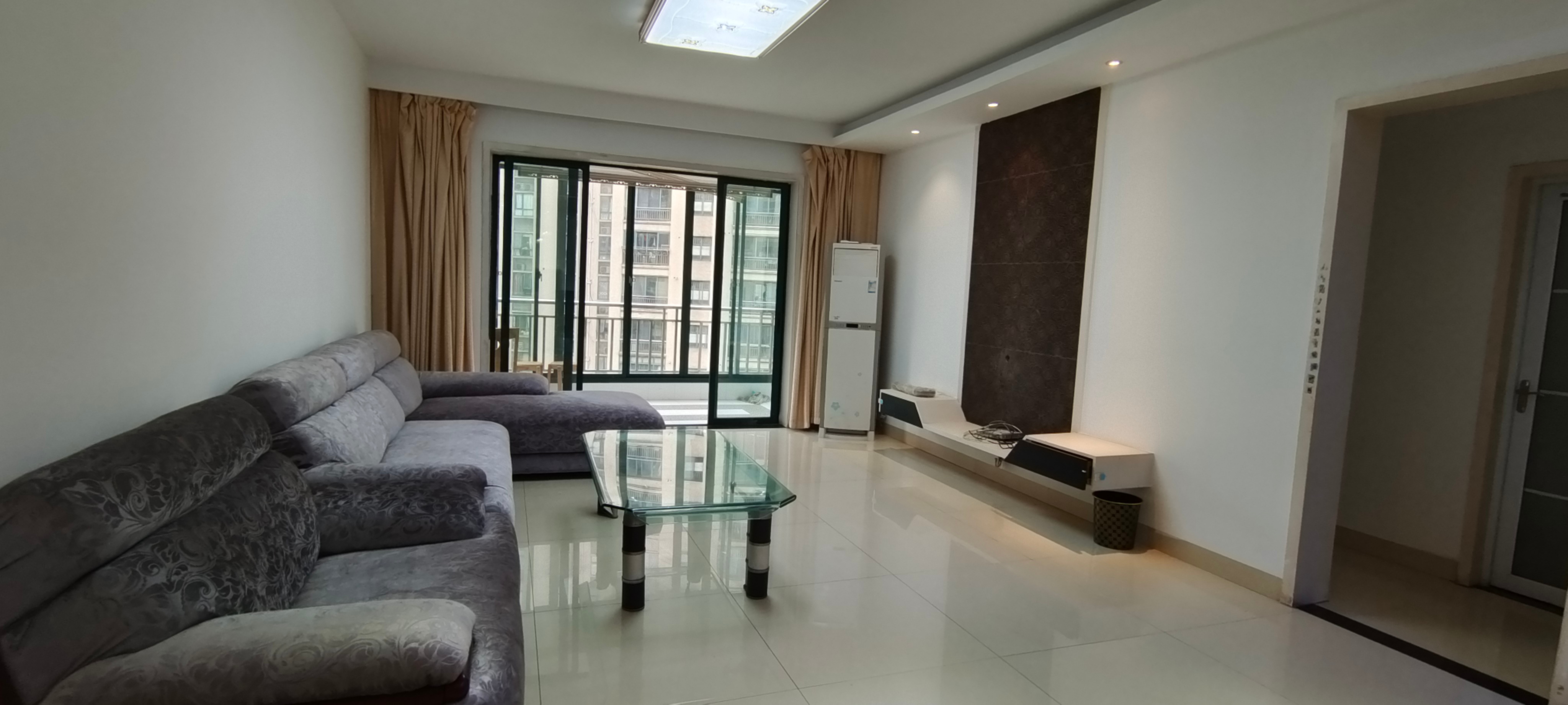 北美阳光城 4室2厅2卫 2600.0元/月 北美阳光城 4室2厅2卫 2600.0元/月室内图