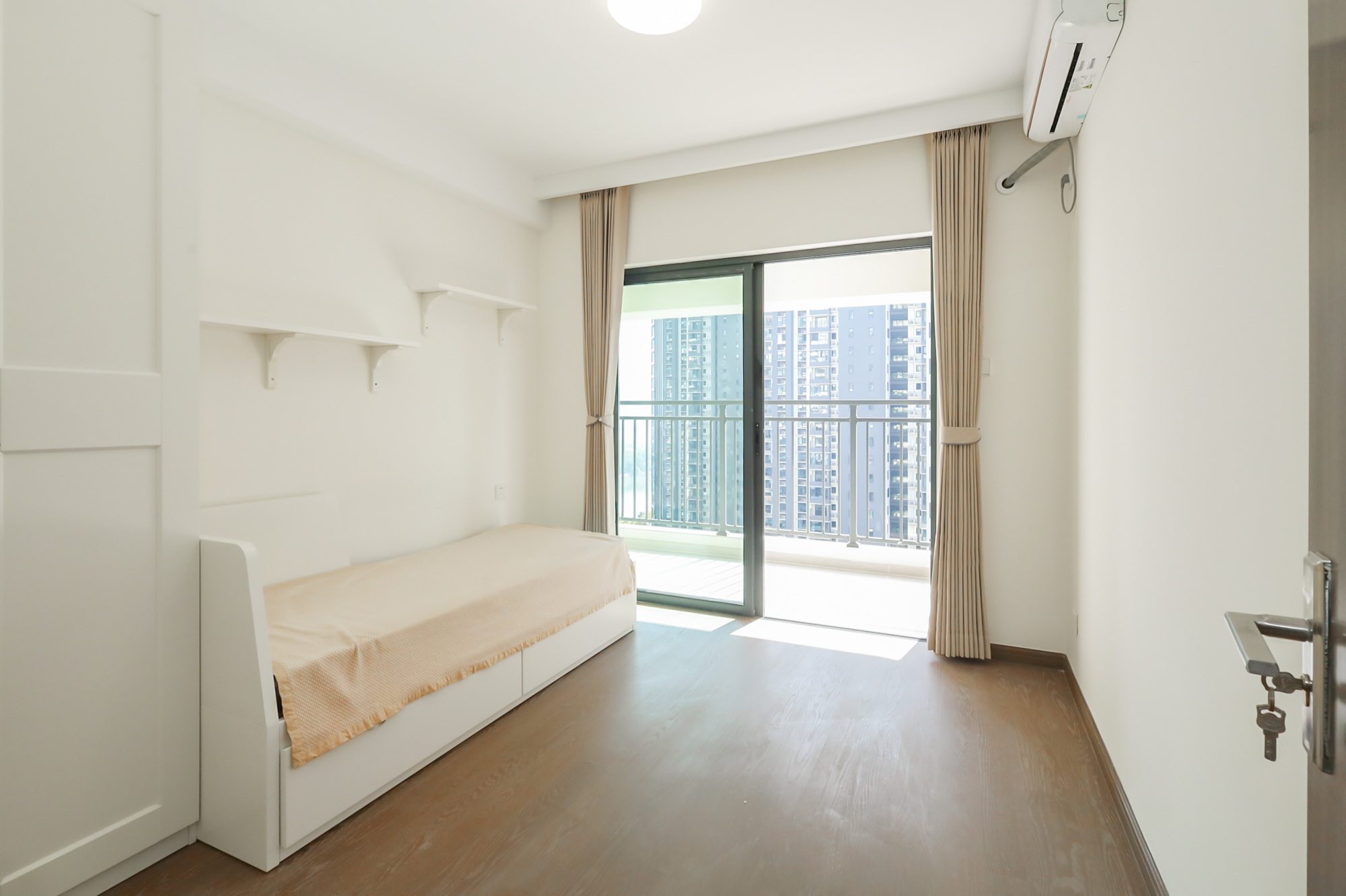 滨江府1913  1室0厅0卫    245.0万 滨江府1913  1室0厅0卫    245.0万卧室