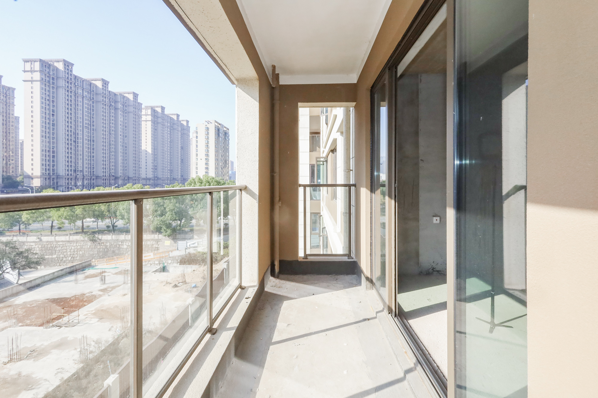 正荣滨江紫阙台 4室2厅3卫 278.0万 正荣滨江紫阙台 4室2厅3卫 278.0万阳台