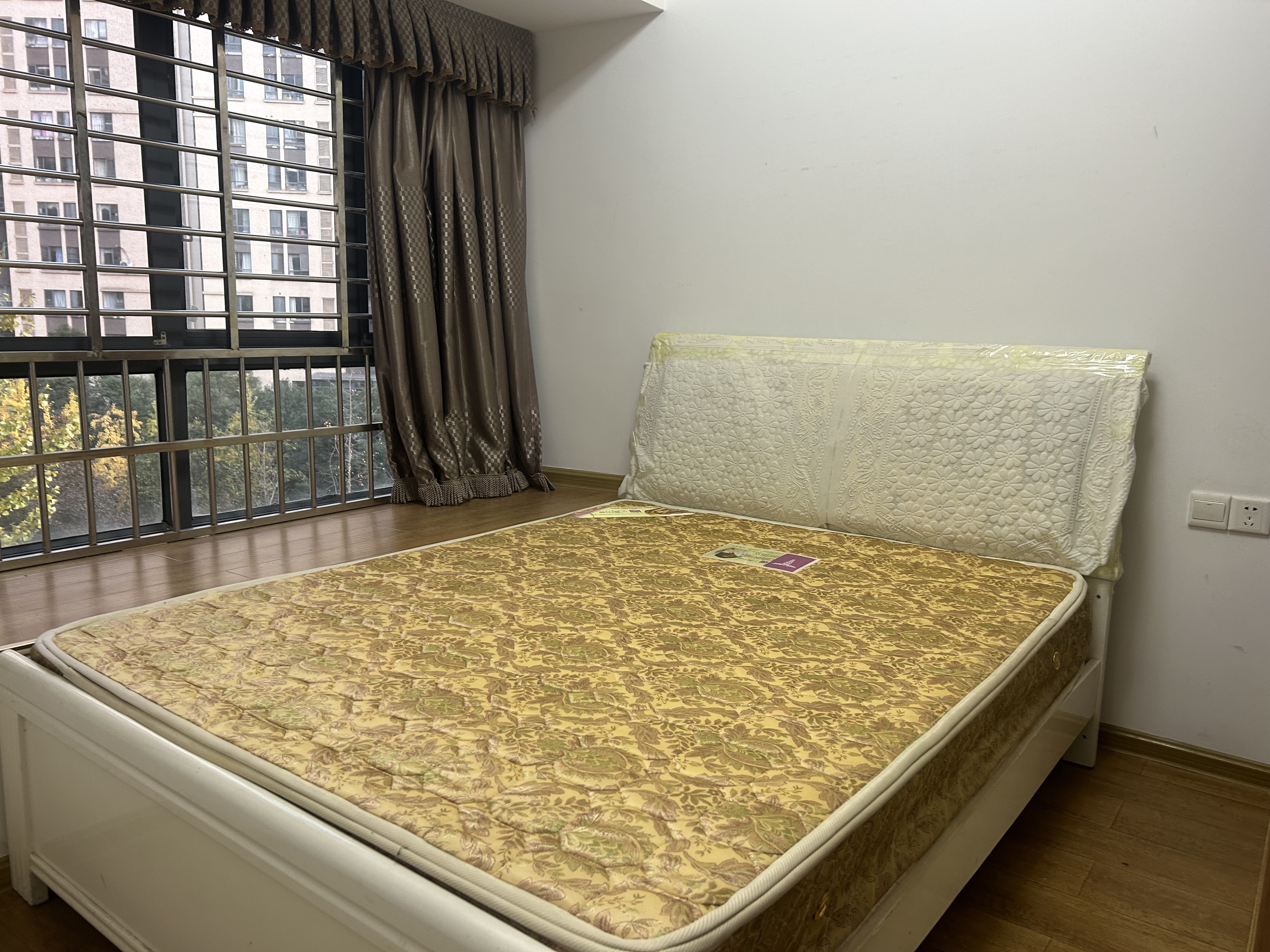 五矿紫湖香醍 3室2厅1卫 1800.0元/月 五矿紫湖香醍 3室2厅1卫 1800.0元/月户型图