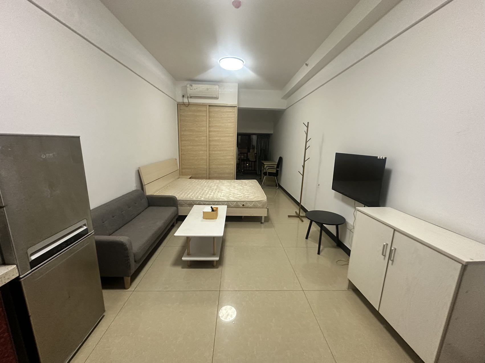 中建芙蓉嘉苑  1室1厅1卫    1300.0元/月室内图1