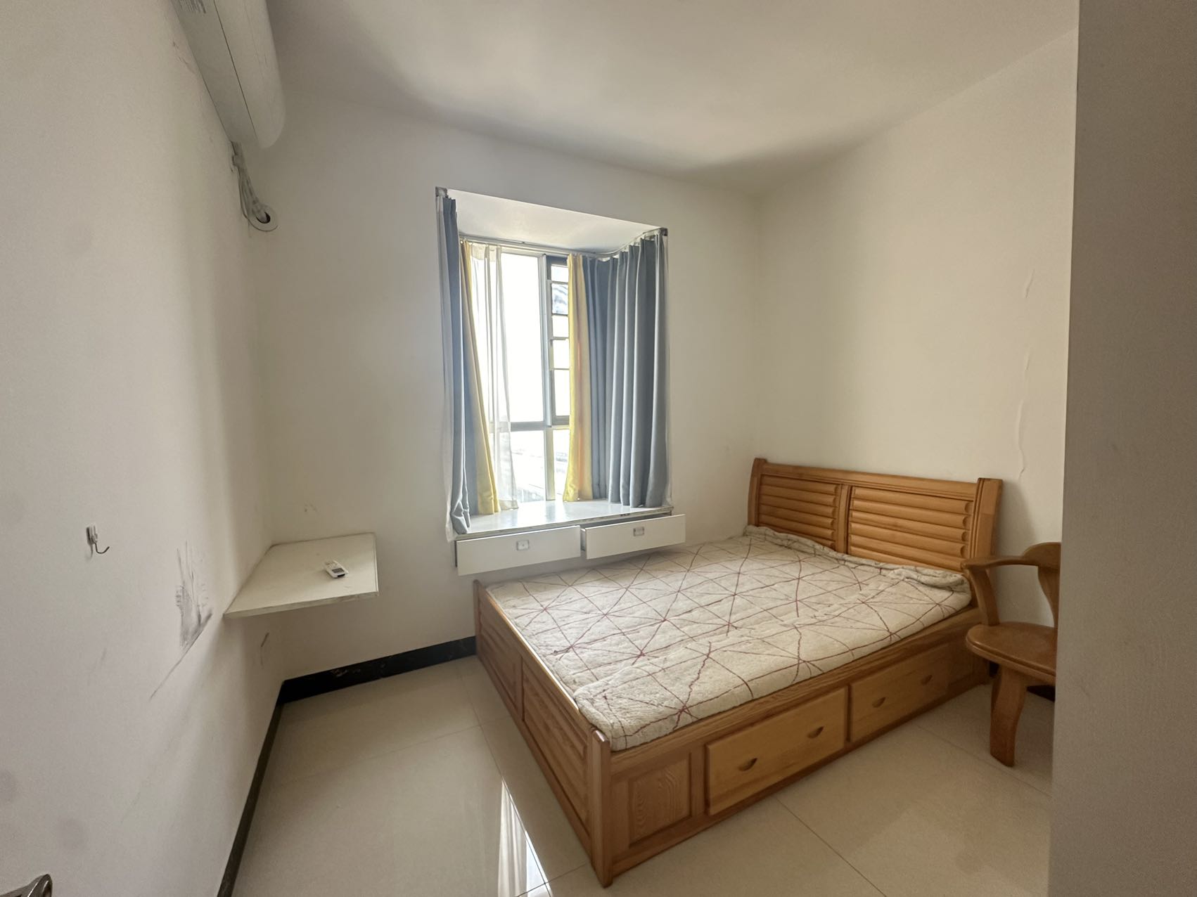 德泽苑  2室2厅1卫    1800.0元/月 德泽苑  2室2厅1卫    1800.0元/月