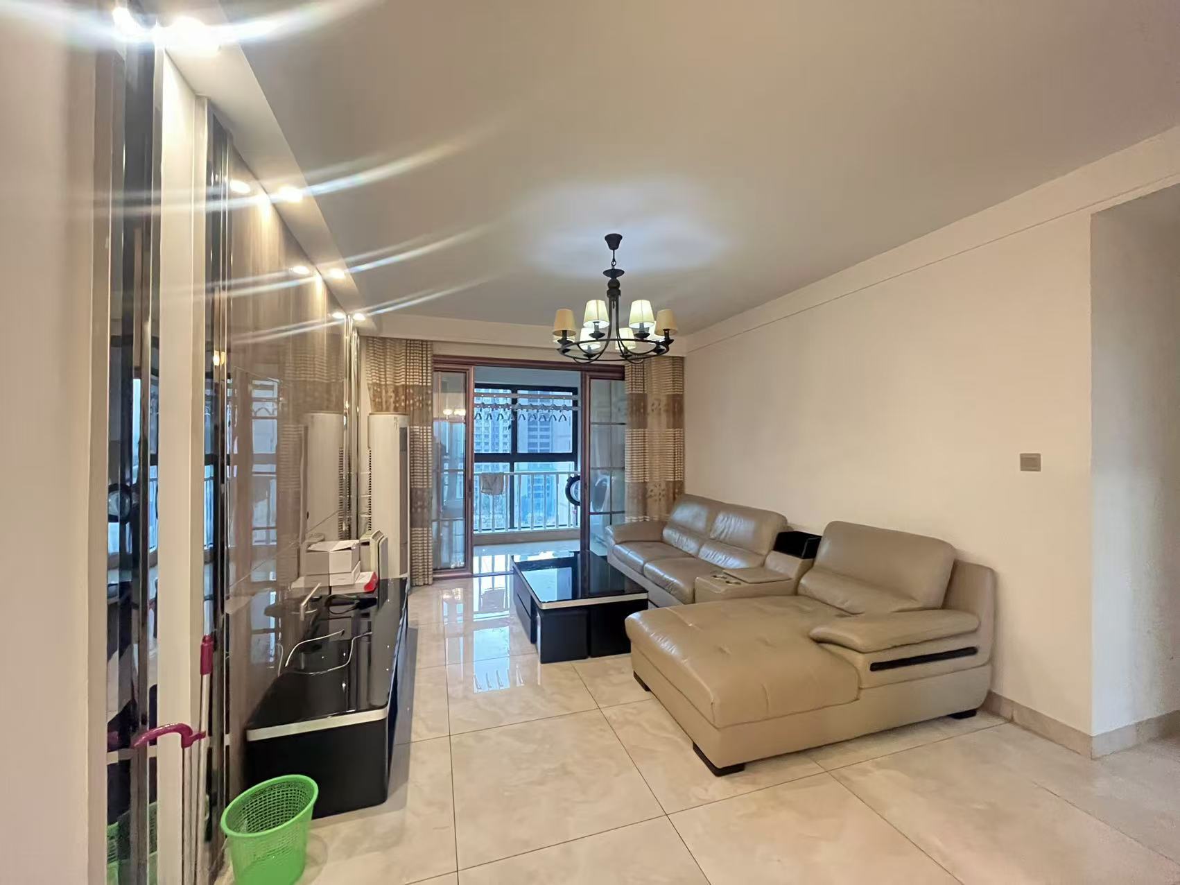 湘银星城 3室2厅1卫 100.0元/月 湘银星城 3室2厅1卫 100.0元/月室内图