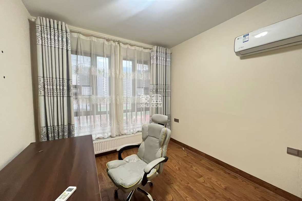 湘银星城  3室2厅2卫    2300.0元/月 湘银星城  3室2厅2卫    2300.0元/月室内图