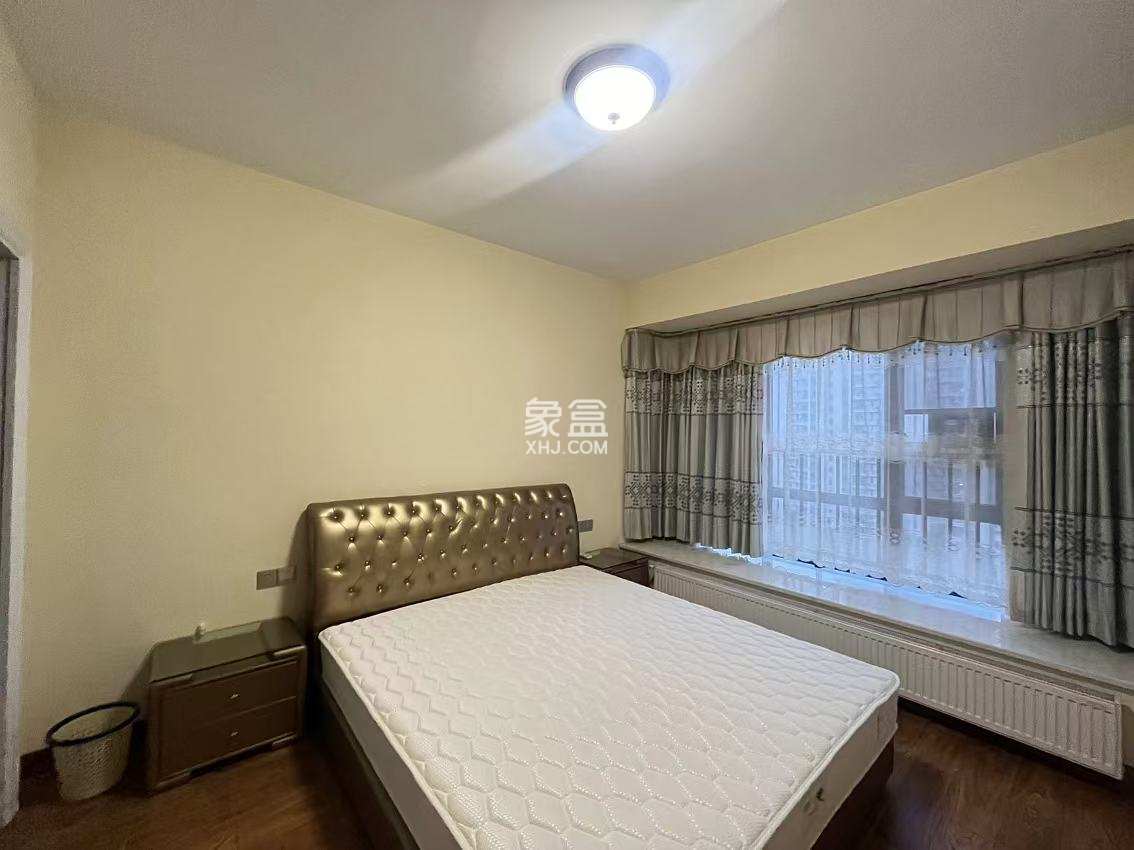 湘银星城  3室2厅2卫    2300.0元/月 湘银星城  3室2厅2卫    2300.0元/月室内图