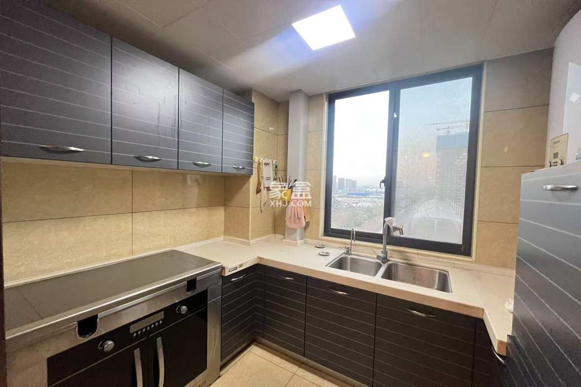 湘银星城  3室2厅2卫    2300.0元/月 湘银星城  3室2厅2卫    2300.0元/月室内图