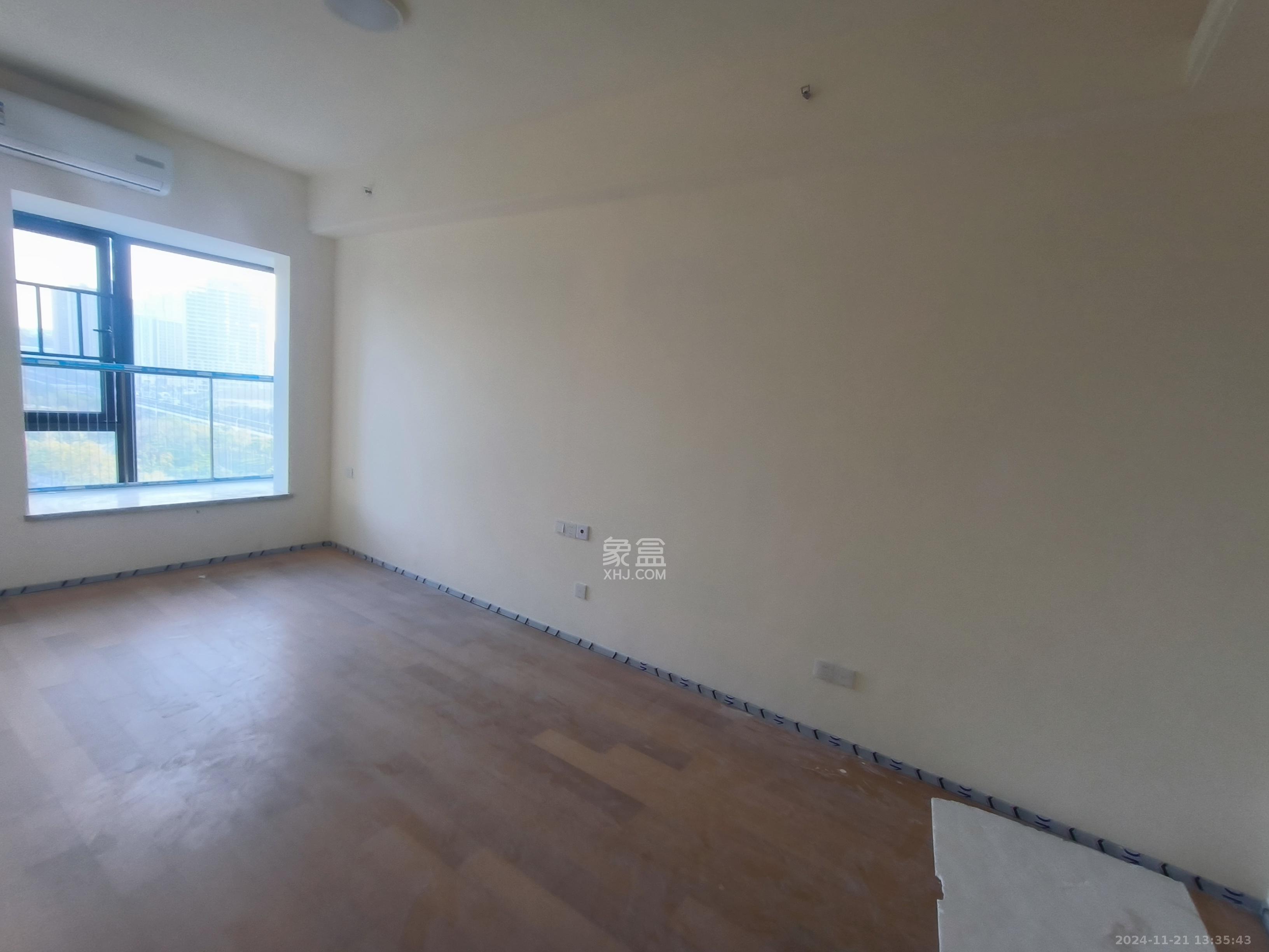 恒大国际广场  1室1厅1卫    1700.0元/月 恒大国际广场  1室1厅1卫    1700.0元/月室内图