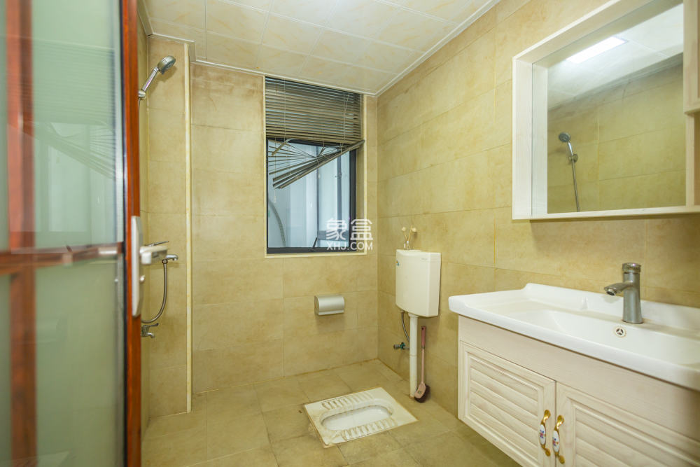 财富港湾(绿领大厦) 3室1厅1卫 2000.0元/月 财富港湾(绿领大厦) 3室1厅1卫 2000.0元/月室内图