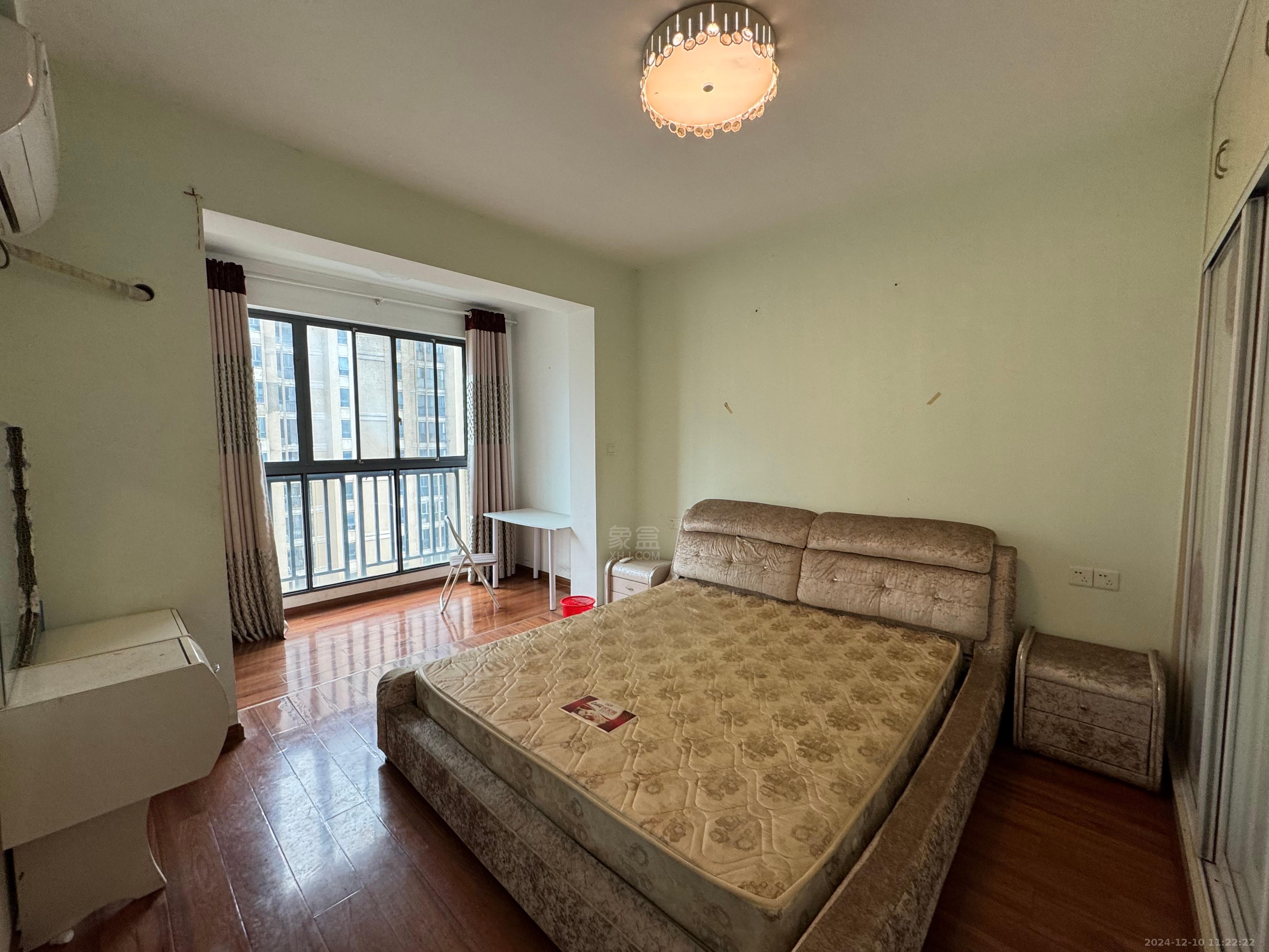 泰山公馆 1室2厅1卫 1800.0元/月 泰山公馆 1室2厅1卫 1800.0元/月室内图