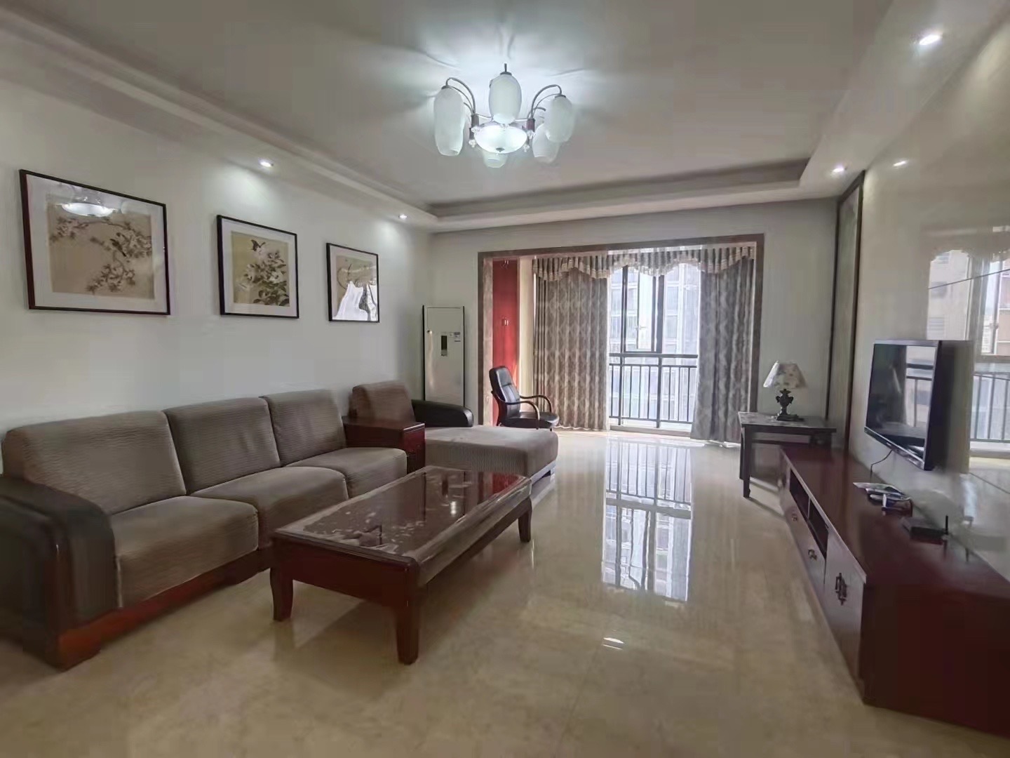 星月都会  3室2厅2卫    2400.0元/月 星月都会  3室2厅2卫    2400.0元/月户型图