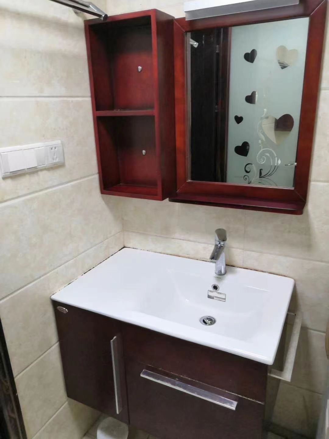 星月都会  3室2厅2卫    2400.0元/月 星月都会  3室2厅2卫    2400.0元/月室内图