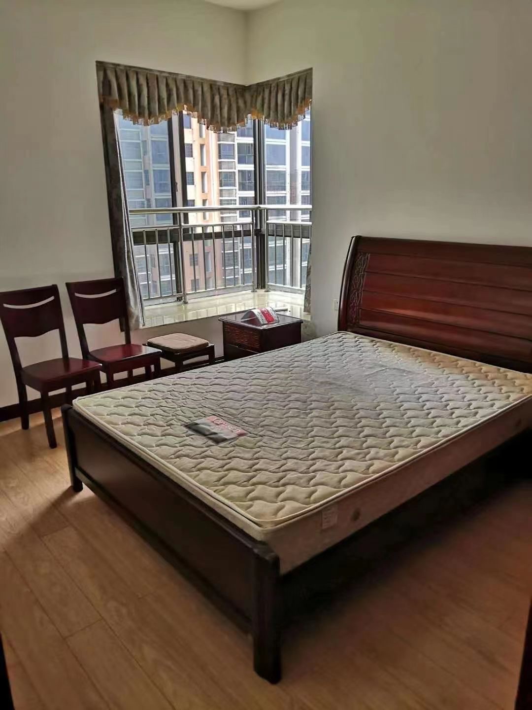 星月都会  3室2厅2卫    2400.0元/月 星月都会  3室2厅2卫    2400.0元/月室内图