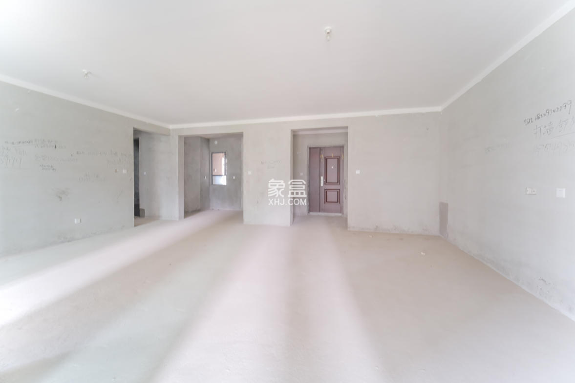 荣盛城 4室2厅3卫 138.8万 荣盛城 4室2厅3卫 138.8万客厅