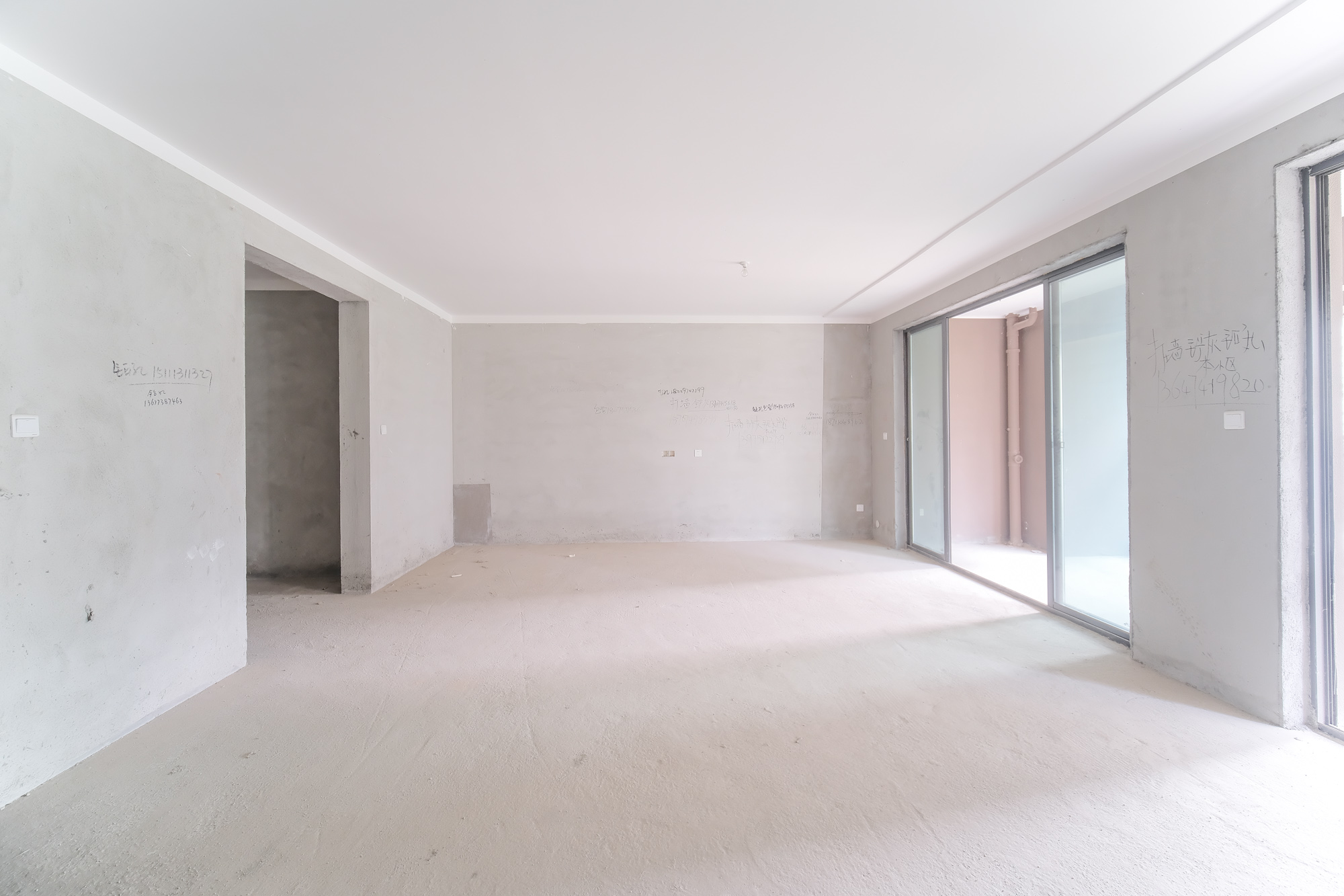 荣盛城 4室2厅3卫 138.8万 荣盛城 4室2厅3卫 138.8万客厅