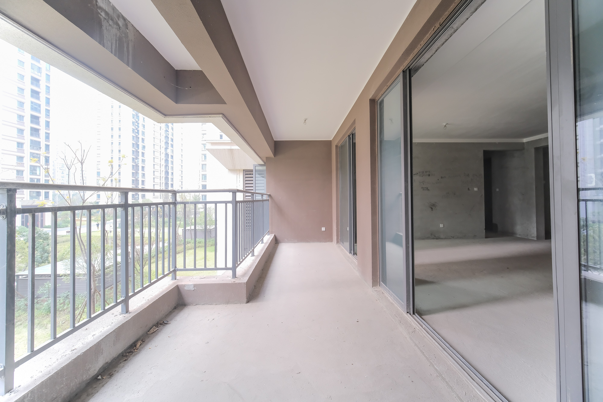 荣盛城 4室2厅3卫 138.8万 荣盛城 4室2厅3卫 138.8万阳台