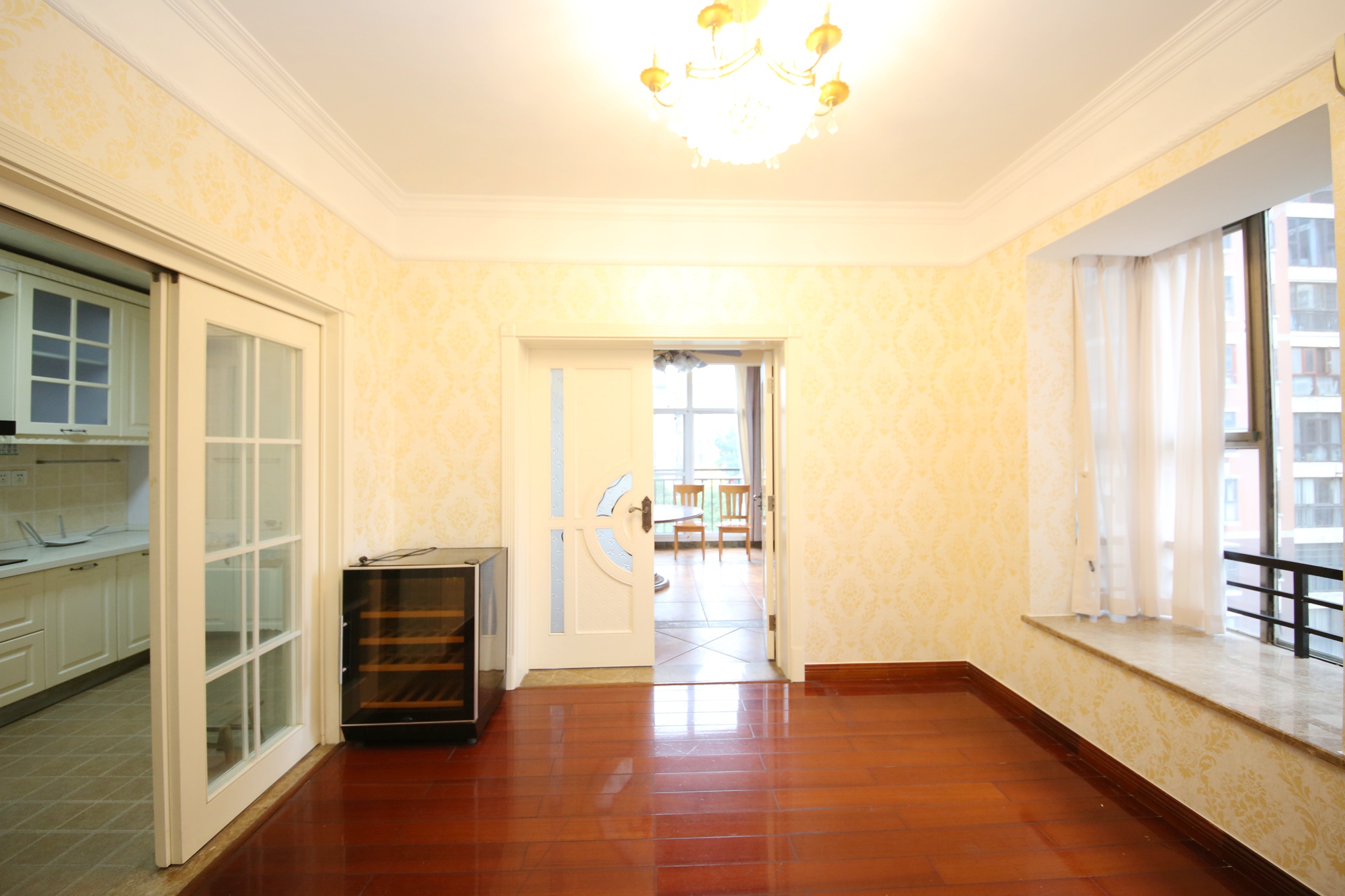 向阳门第  3室2厅2卫    275.8万客厅