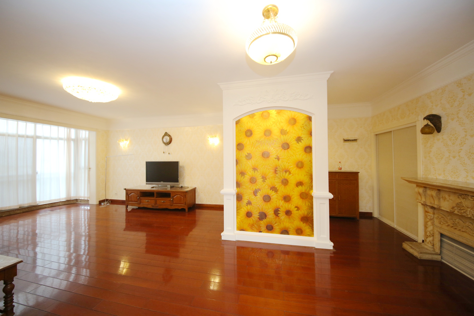 向阳门第  3室2厅2卫    275.8万客厅