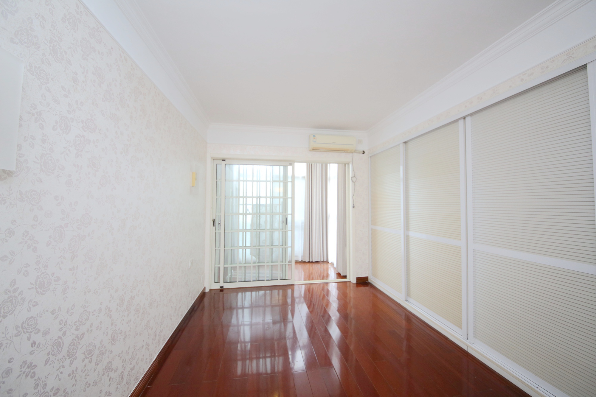 向阳门第  3室2厅2卫    275.8万其他