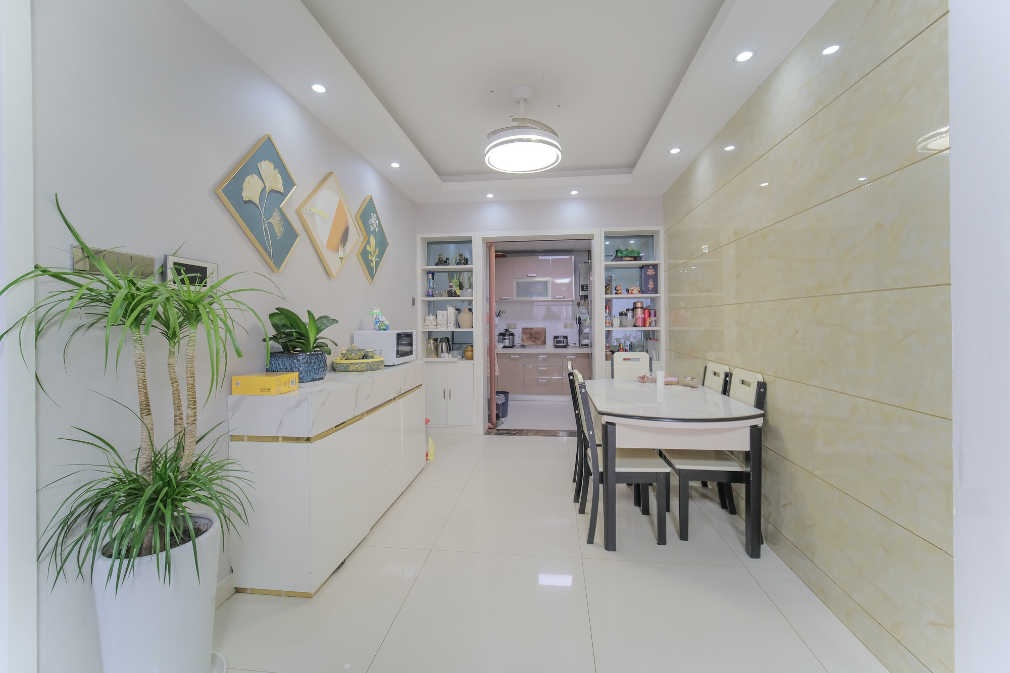 花样年华  3室2厅2卫    95.0万 花样年华  3室2厅2卫    95.0万客厅