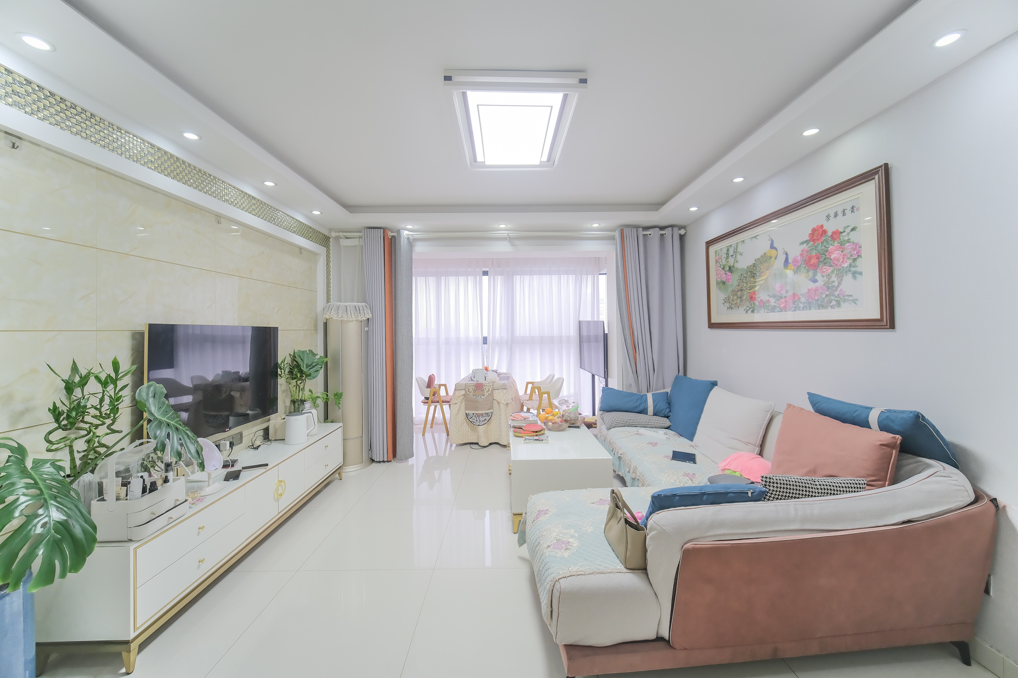 花样年华  3室2厅2卫    95.0万 花样年华  3室2厅2卫    95.0万客厅