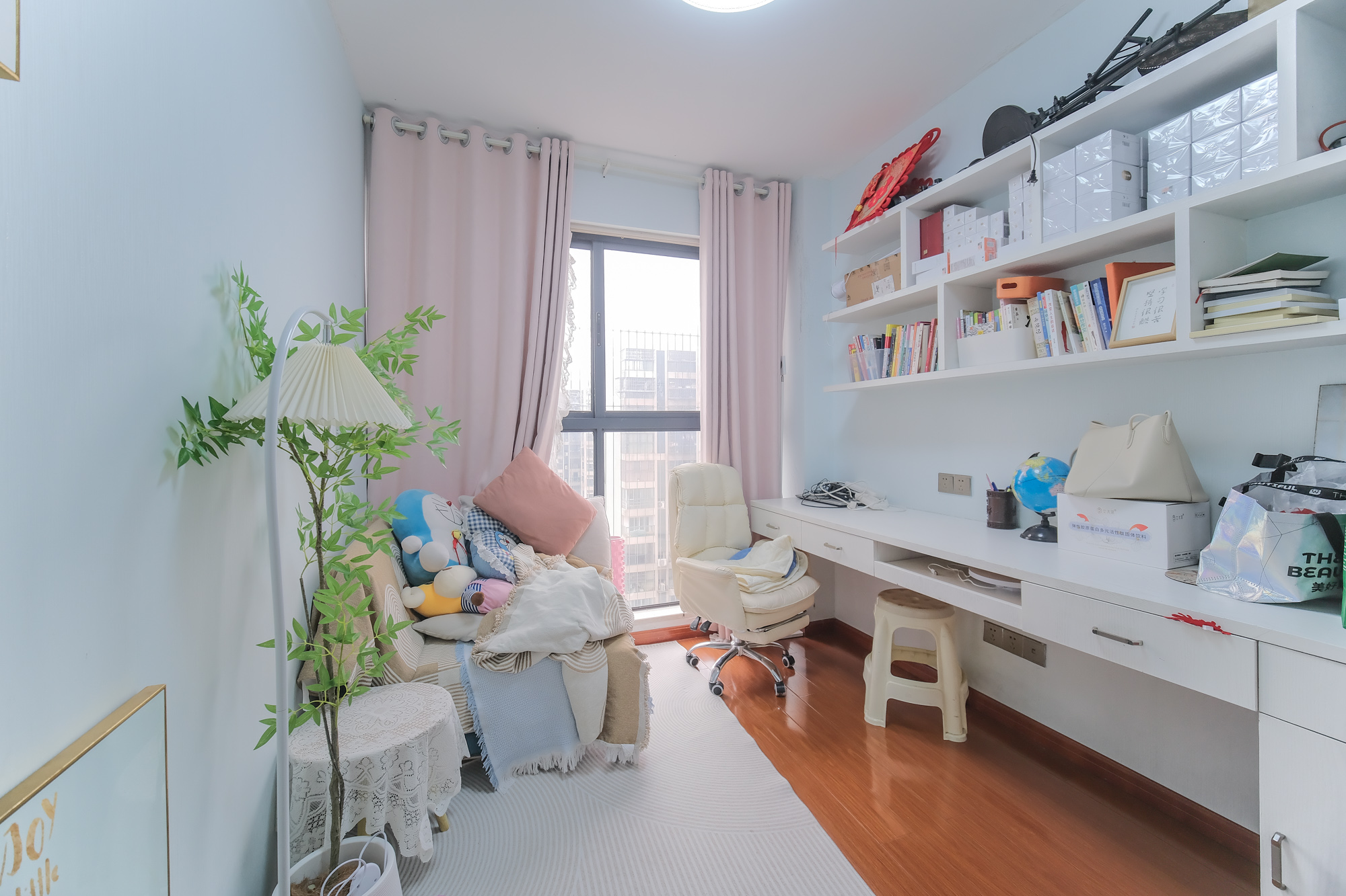 花样年华  3室2厅2卫    95.0万 花样年华  3室2厅2卫    95.0万卧室