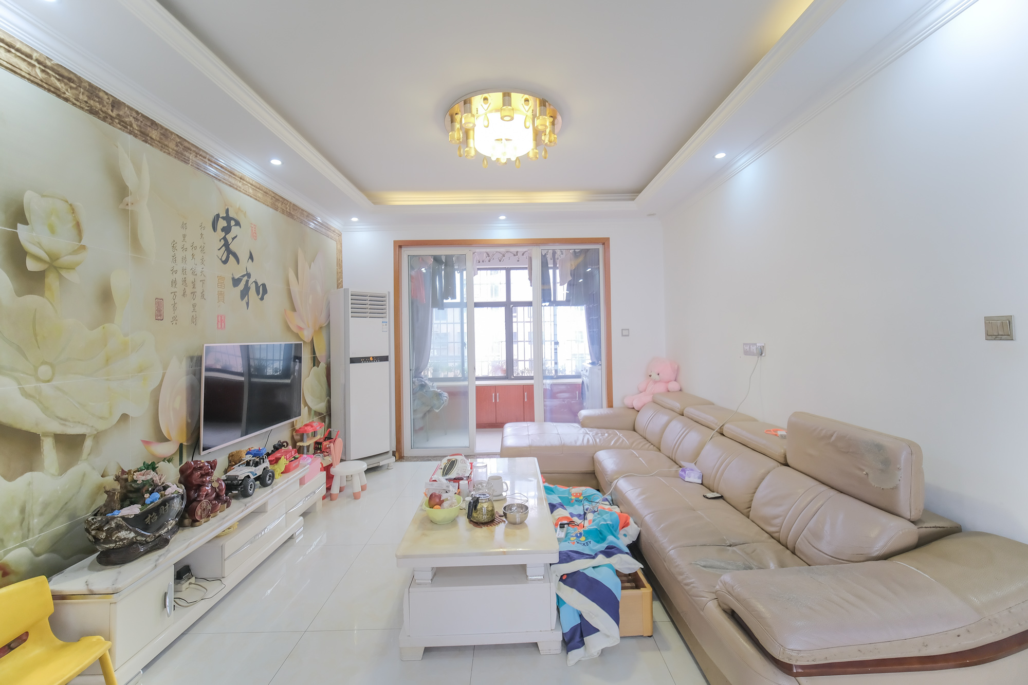 中安善化国际 4室2厅2卫 68.0万 中安善化国际 4室2厅2卫 68.0万客厅