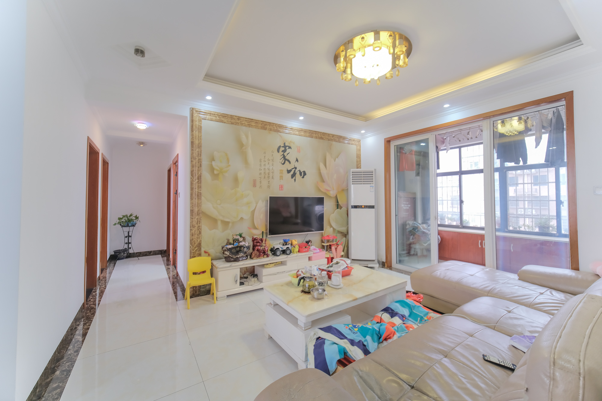 中安善化国际 4室2厅2卫 68.0万 中安善化国际 4室2厅2卫 68.0万客厅