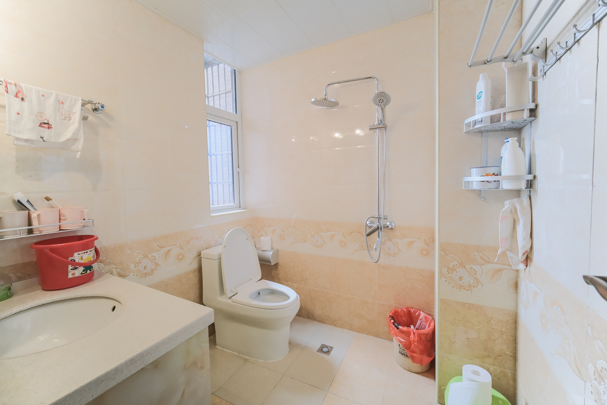 中安善化国际 4室2厅2卫 68.0万 中安善化国际 4室2厅2卫 68.0万卫生间