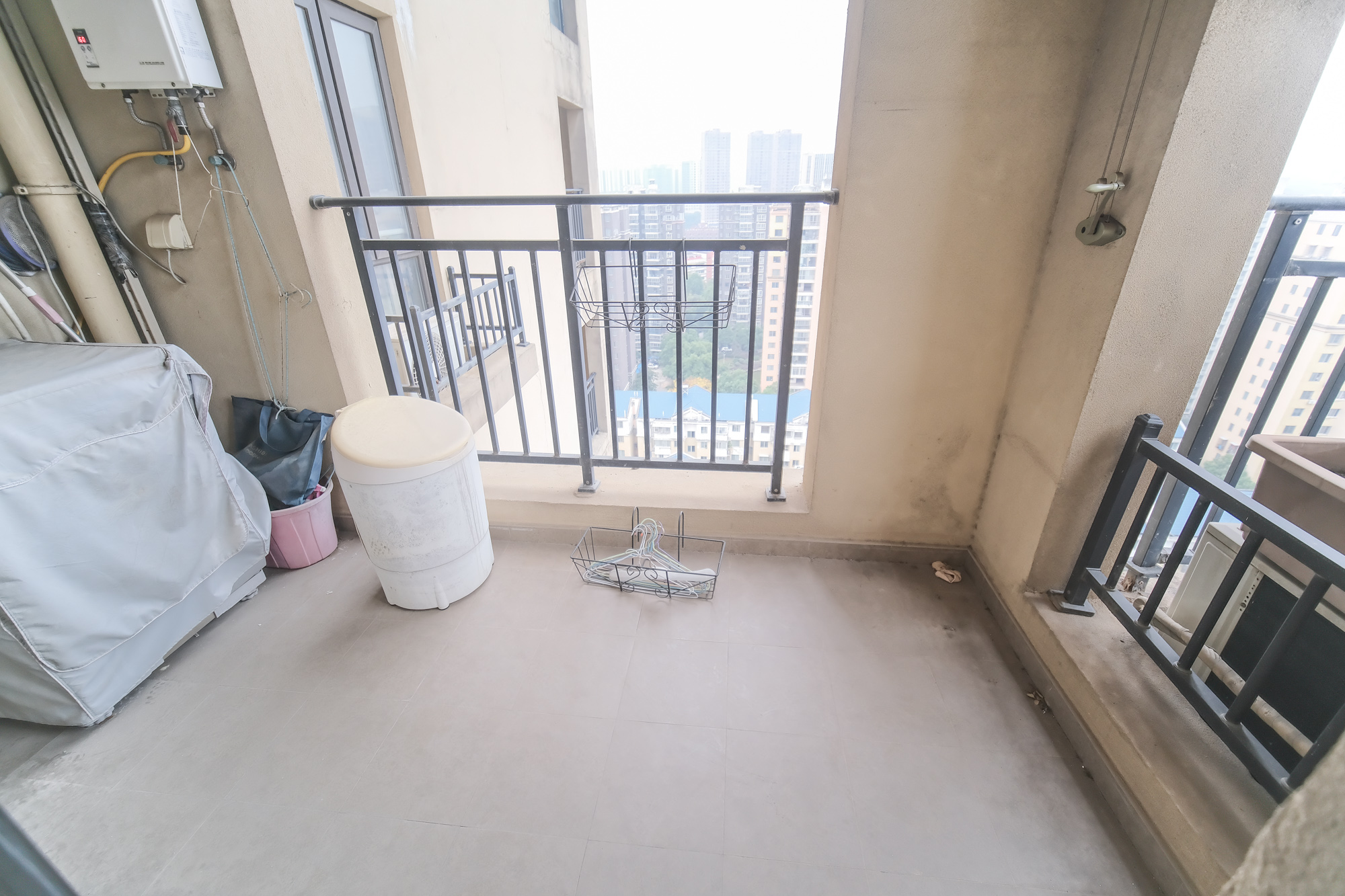 郡原居里  1室1厅1卫    38.0万阳台