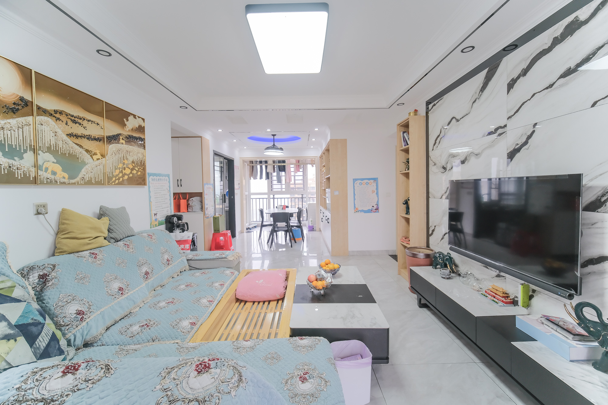 保利香槟国际  4室2厅2卫    95.0万 保利香槟国际  4室2厅2卫    95.0万客厅