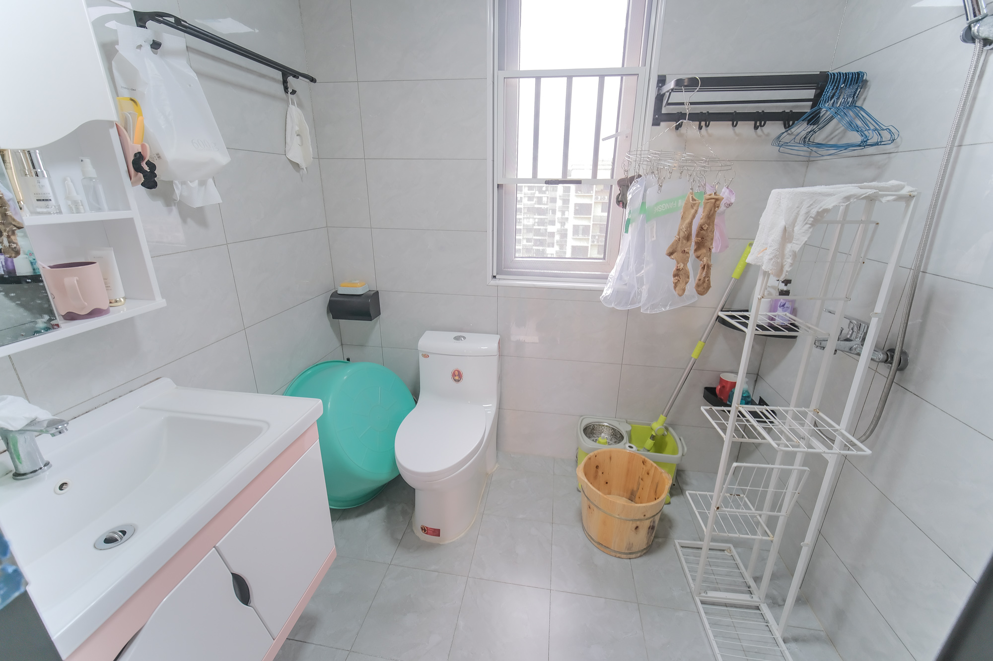 保利香槟国际  4室2厅2卫    95.0万 保利香槟国际  4室2厅2卫    95.0万卫生间