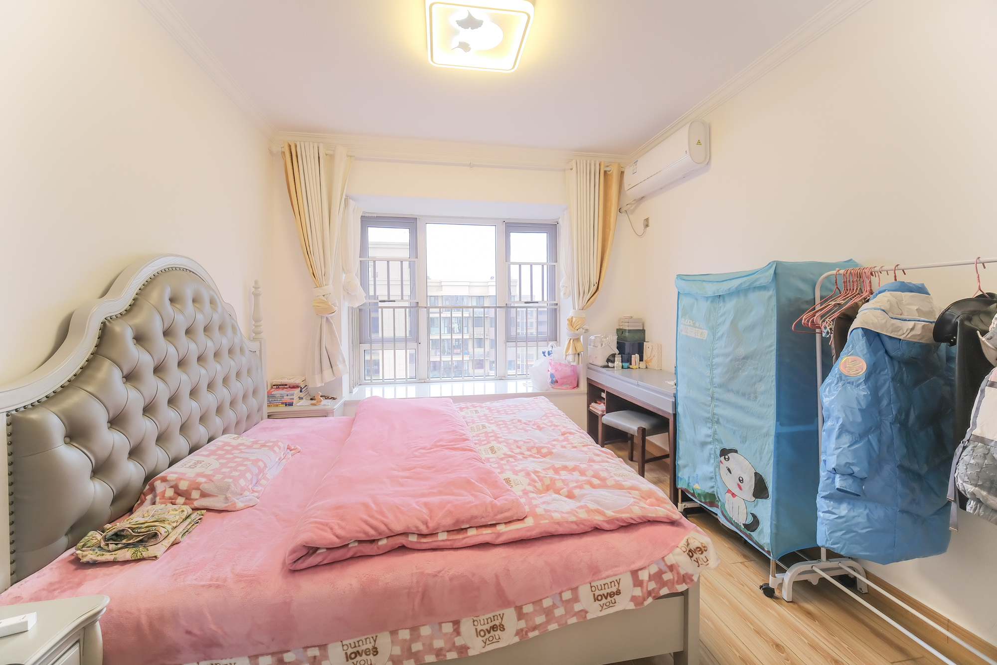 保利香槟国际  4室2厅2卫    95.0万 保利香槟国际  4室2厅2卫    95.0万卧室