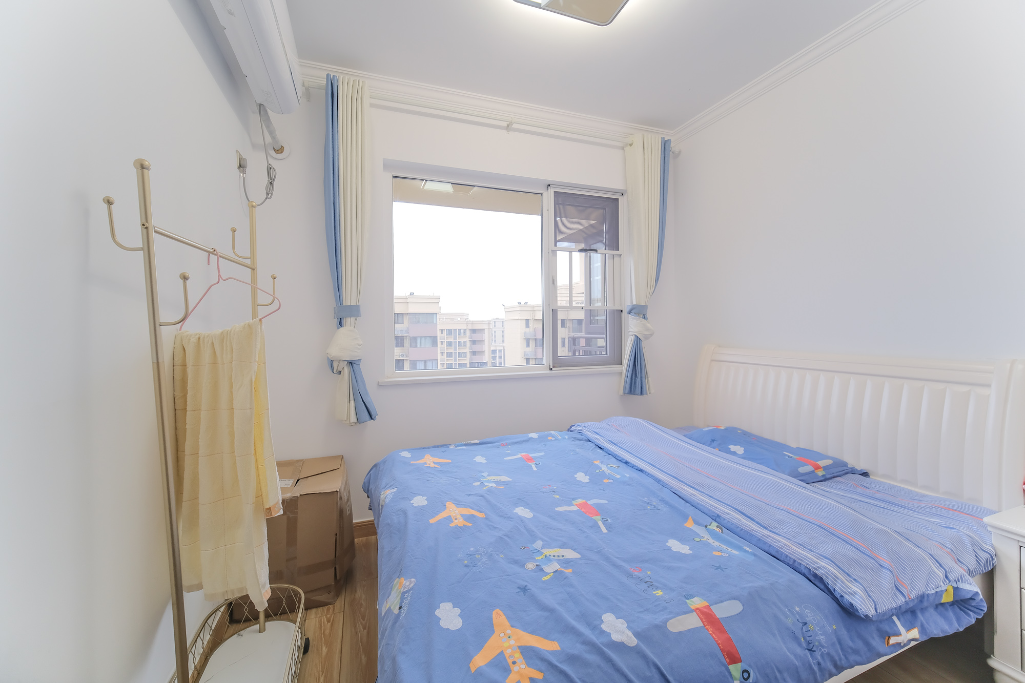 保利香槟国际  4室2厅2卫    95.0万 保利香槟国际  4室2厅2卫    95.0万卧室