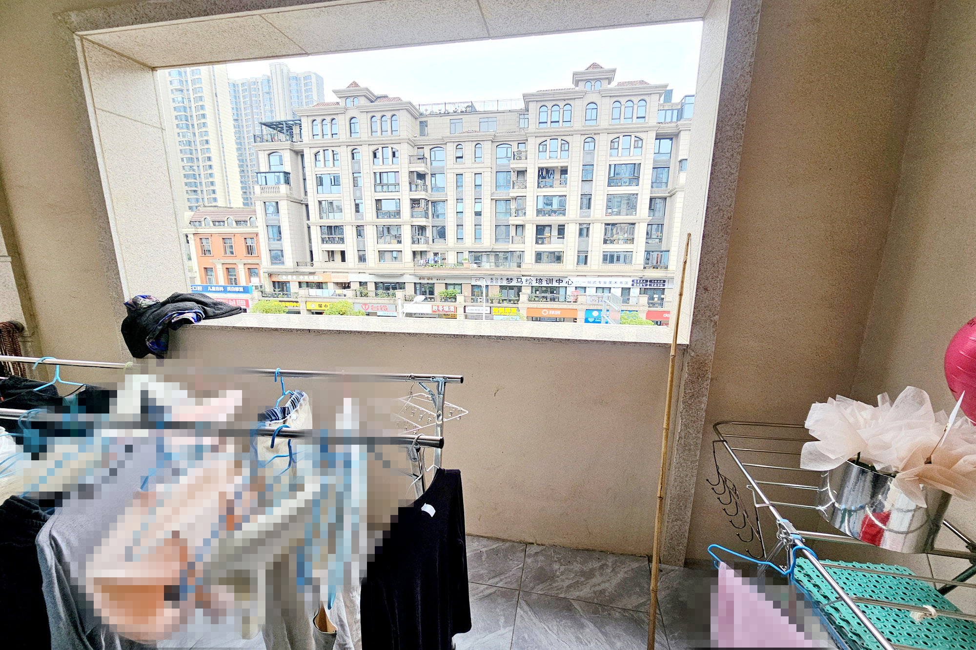 明昇壹城（明昇时代广场）一期  3室2厅2卫   255.00万阳台