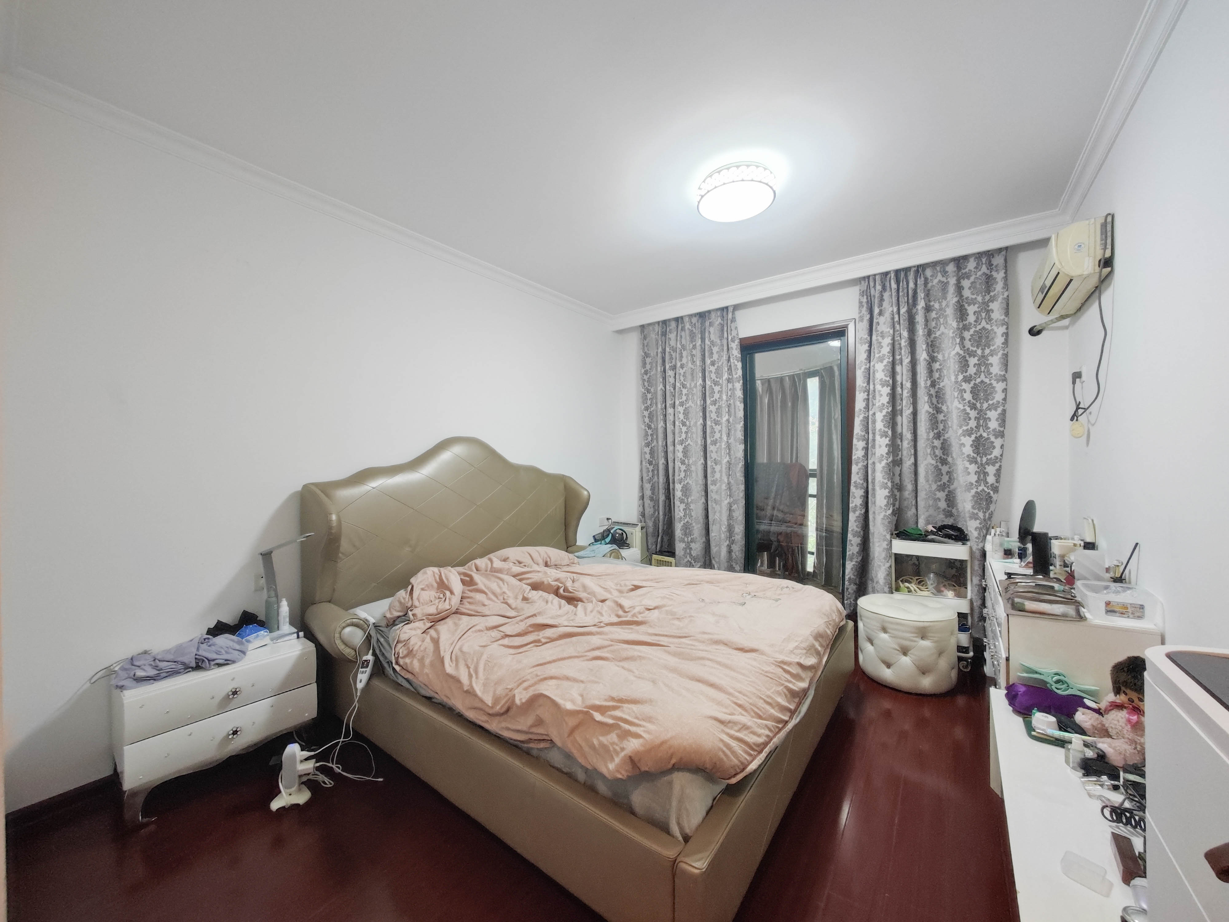 华盛世纪新城  3室2厅1卫    92.0万 华盛世纪新城  3室2厅1卫    92.0万卧室