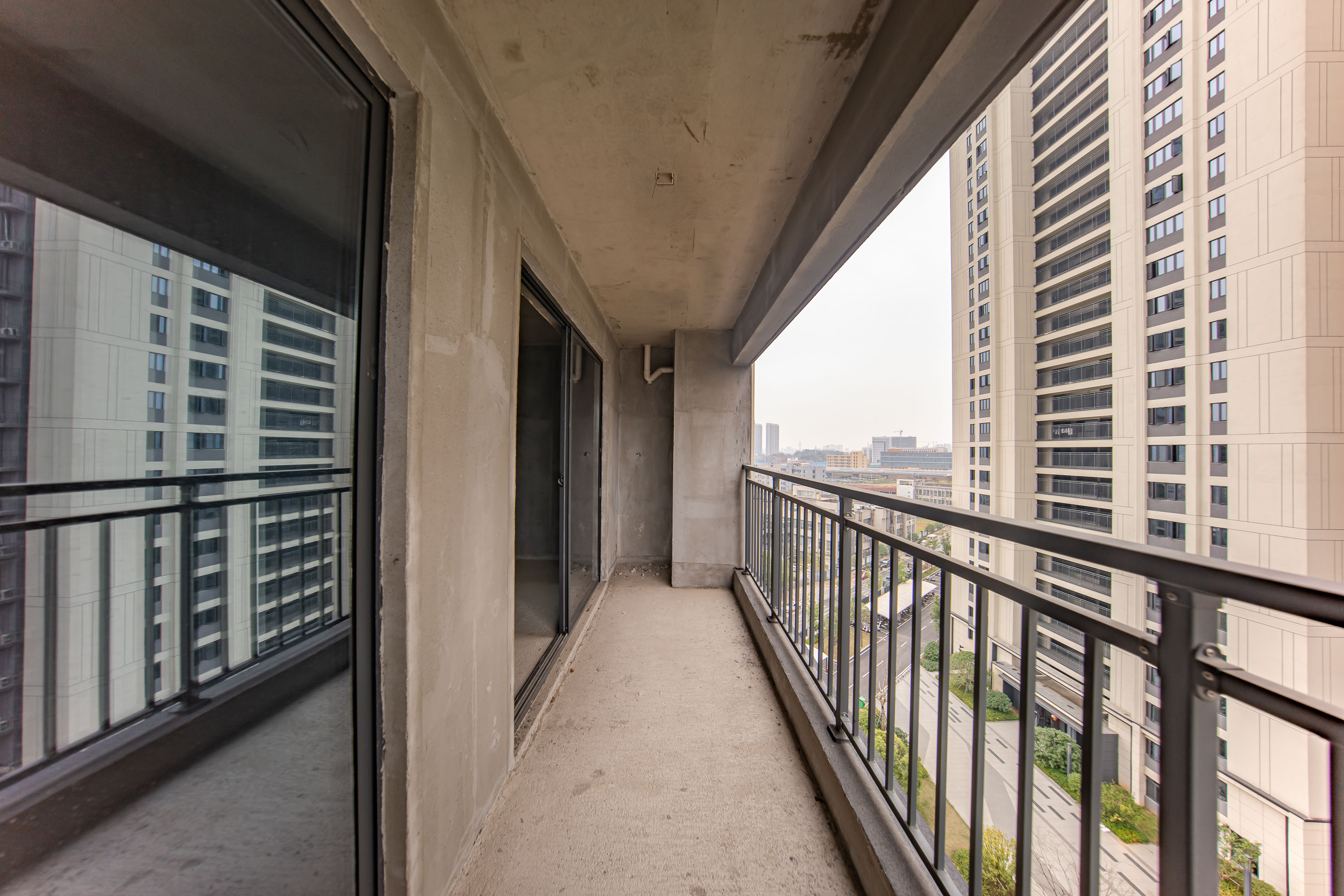 汉高学士府 3室2厅2卫 75.0万 汉高学士府 3室2厅2卫 75.0万阳台