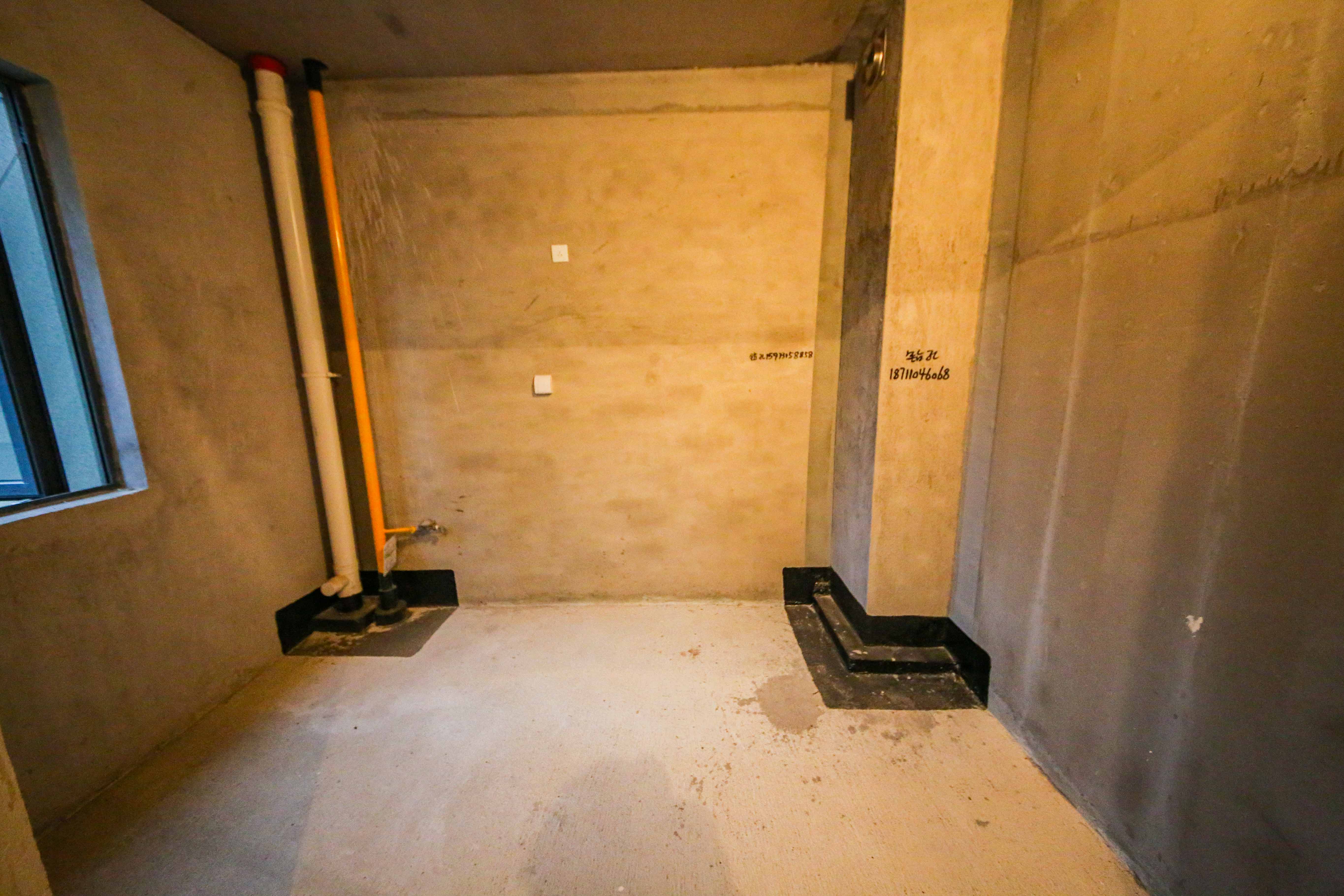 中建钰和城  4室2厅3卫   265.00万厨房