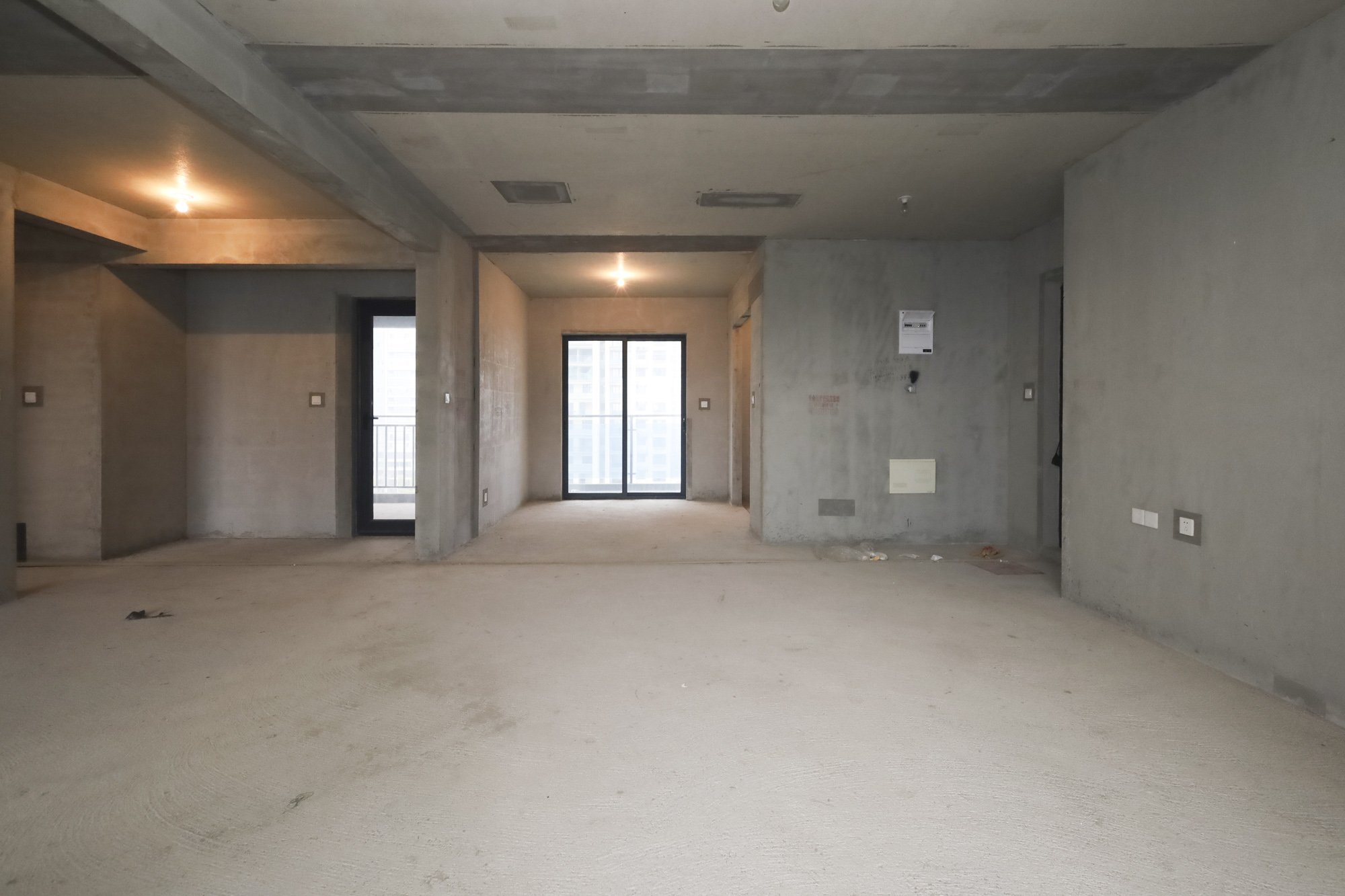 地铁中建江山玖樾  4室2厅2卫   215.00万其他
