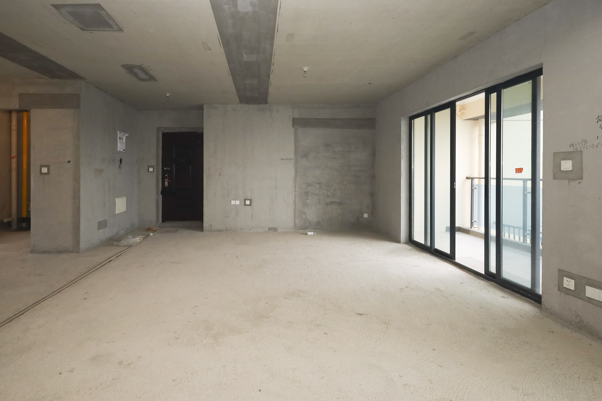 地铁中建江山玖樾  4室2厅2卫   215.00万其他