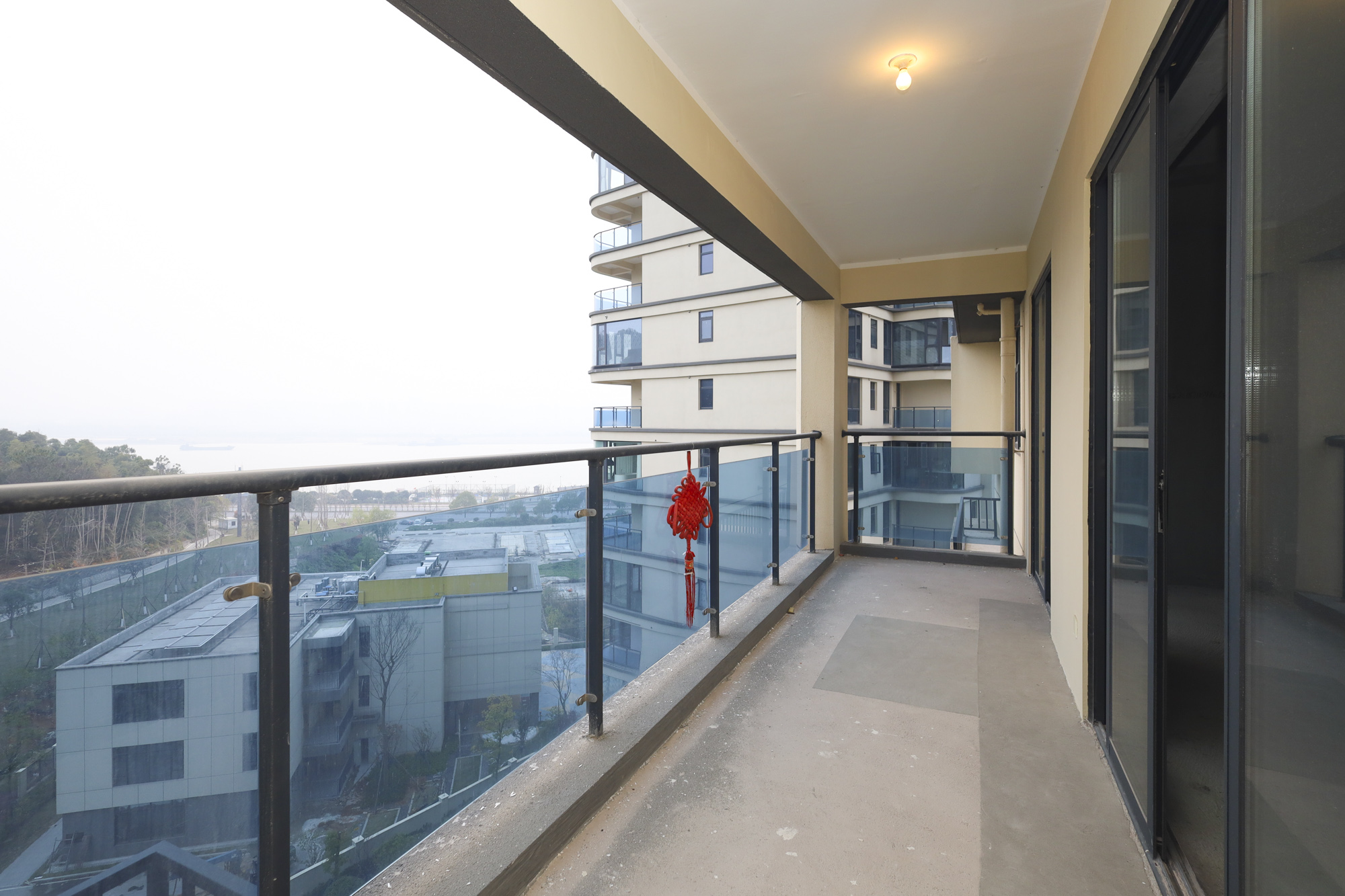 地铁中建江山玖樾  4室2厅2卫   215.00万阳台