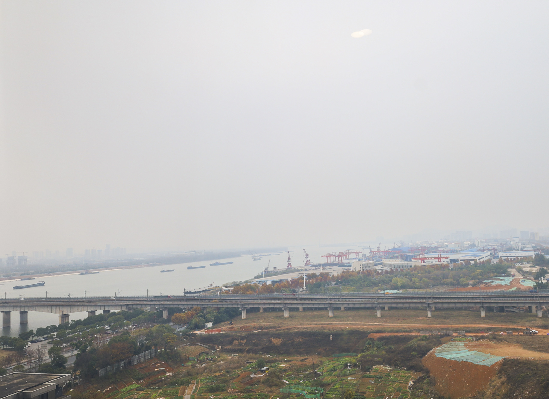 绿地海外滩一期  3室2厅2卫   89.50万其他