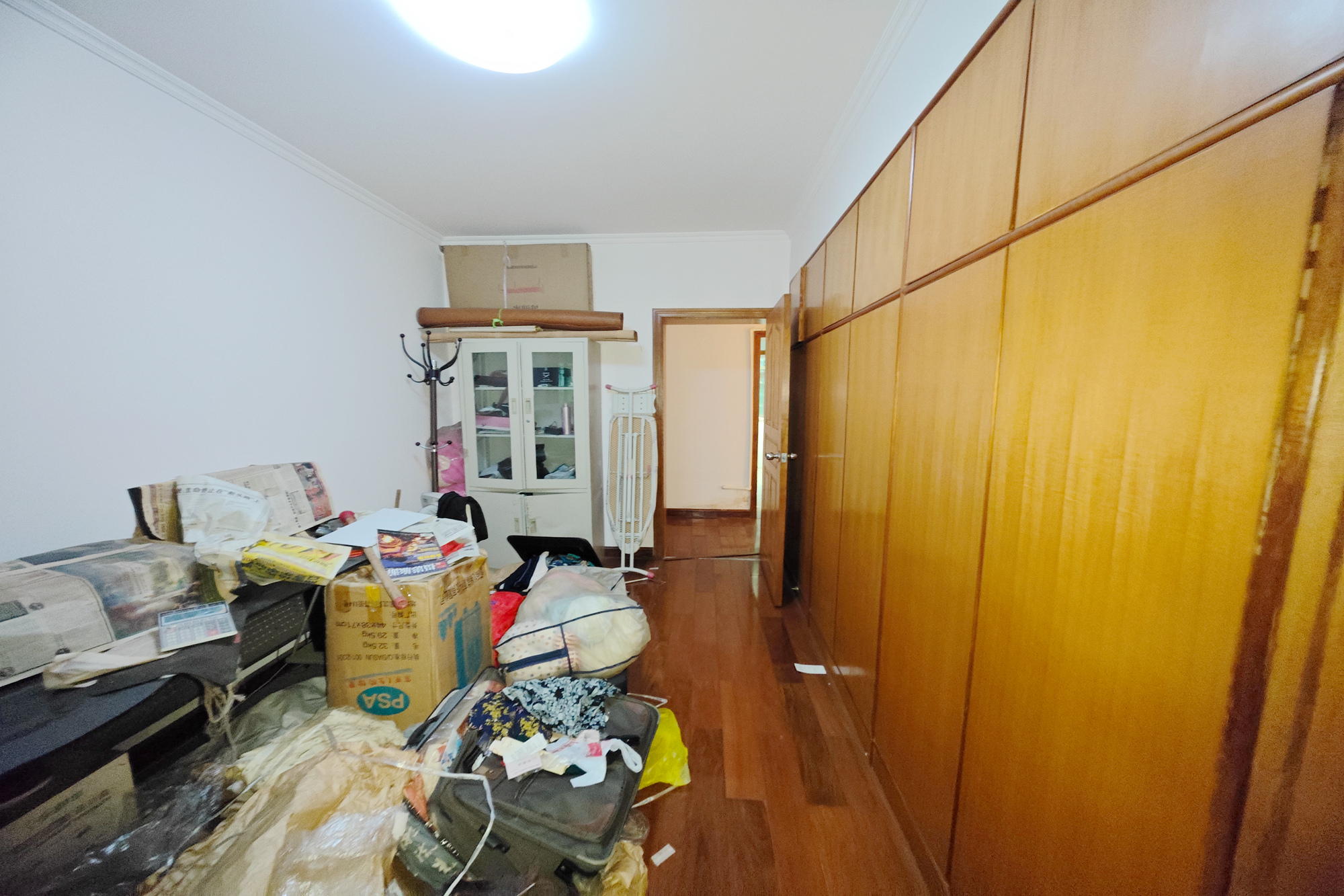 新华园  3室2厅2卫   108.00万卧室